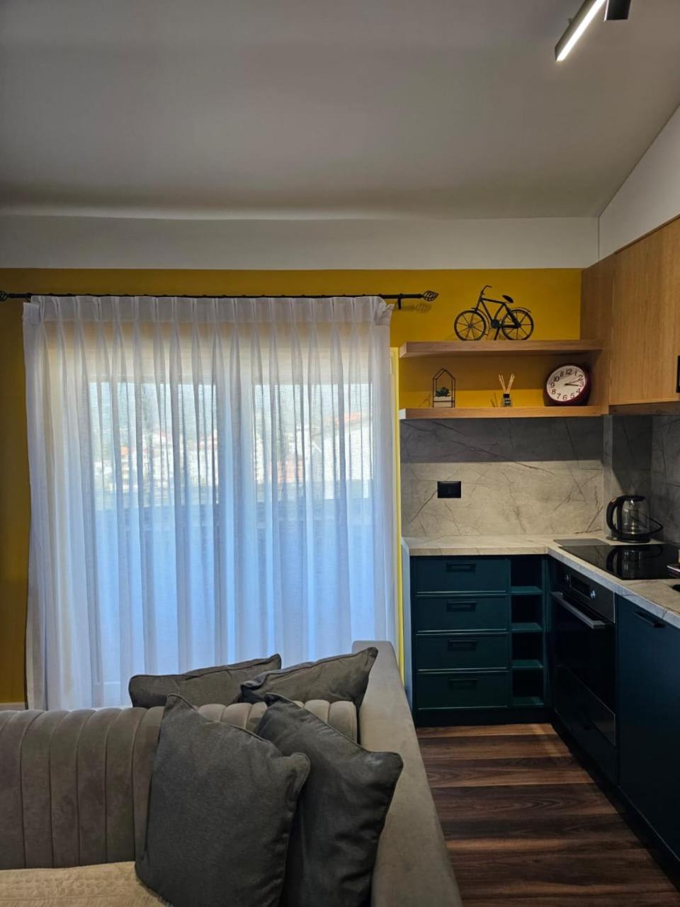 Drion Apartment with lake view