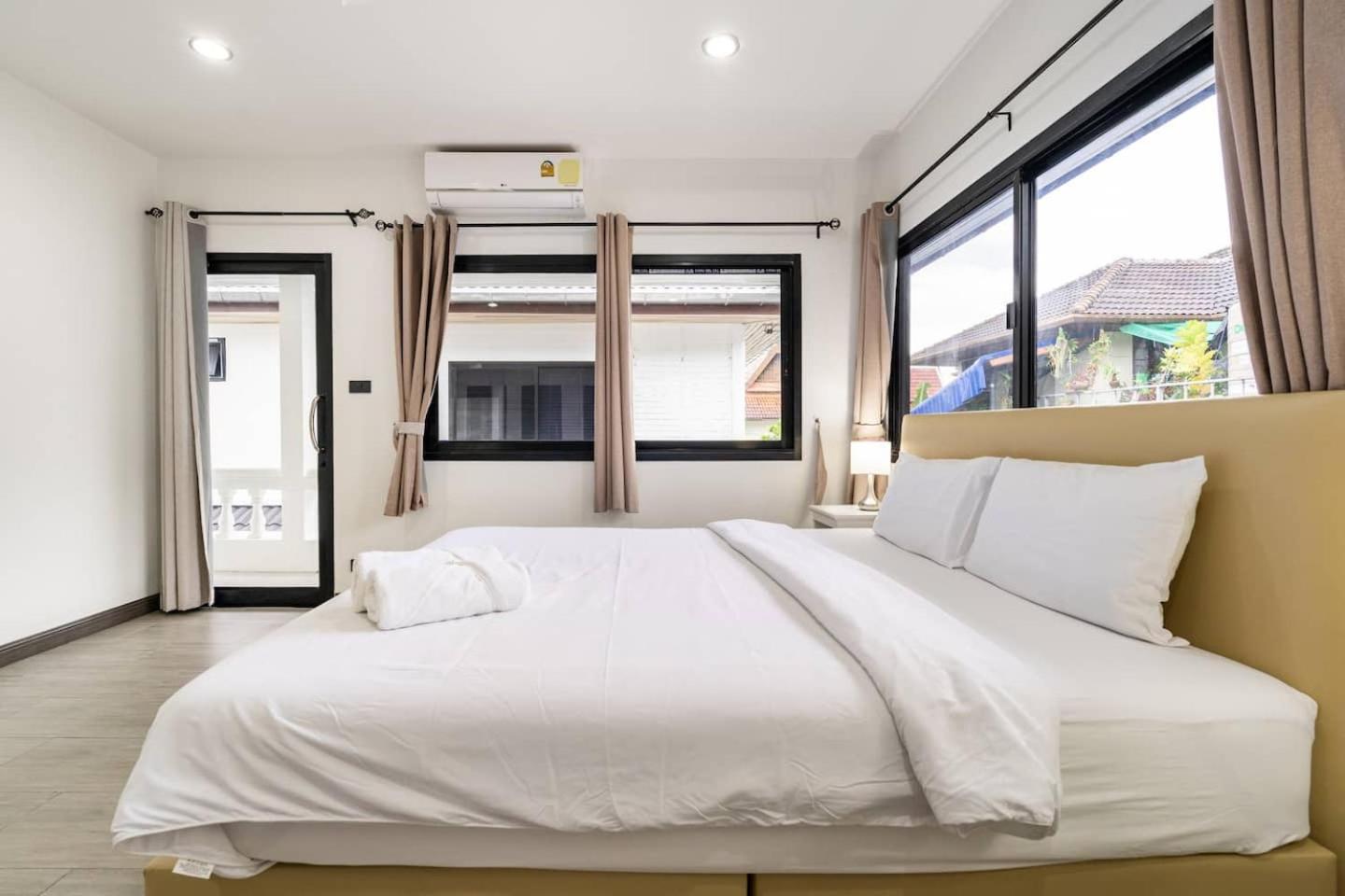 Kamala Fantasy 5 Bedroom Modern Private Pool Villa