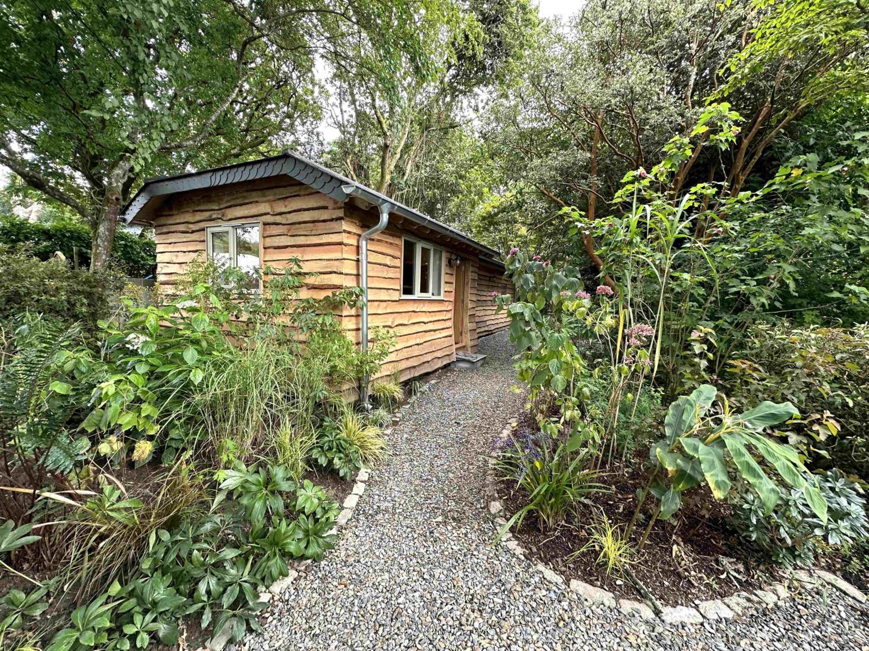 Pinetum Garden Cottages view 2