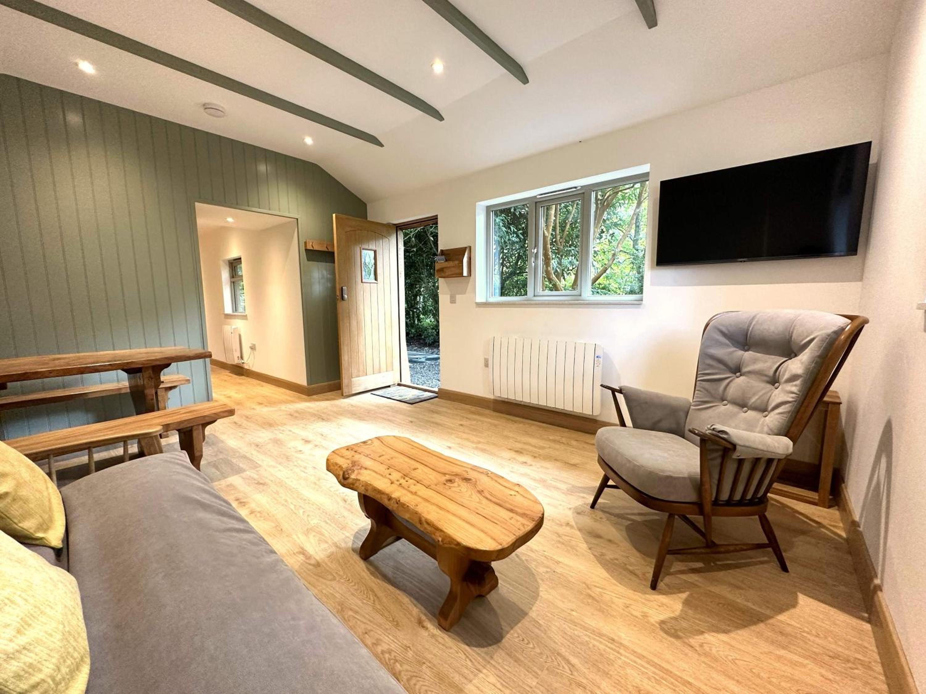 Pinetum Garden Cottages view 3