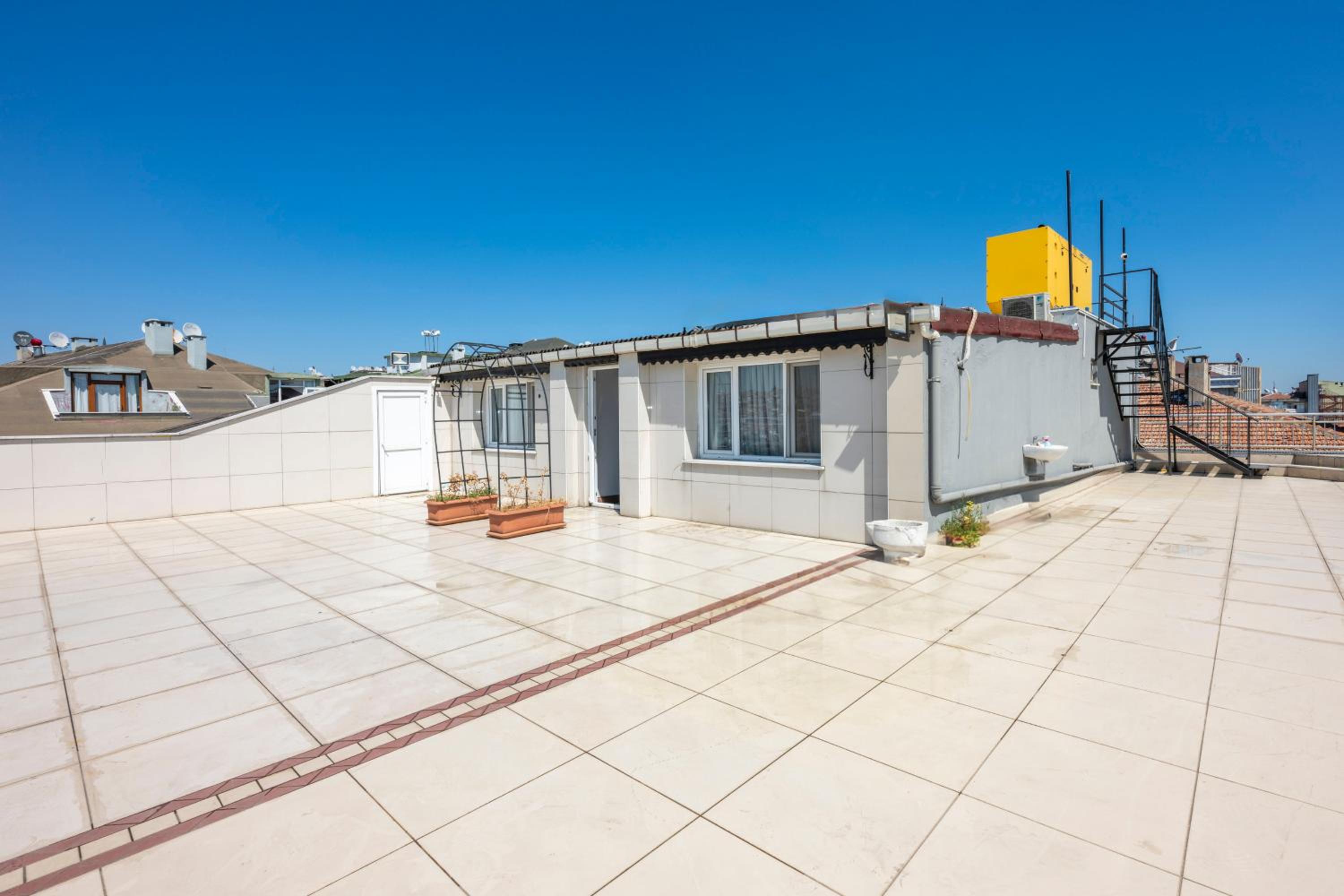 Comfort Suites Otel - Image 38