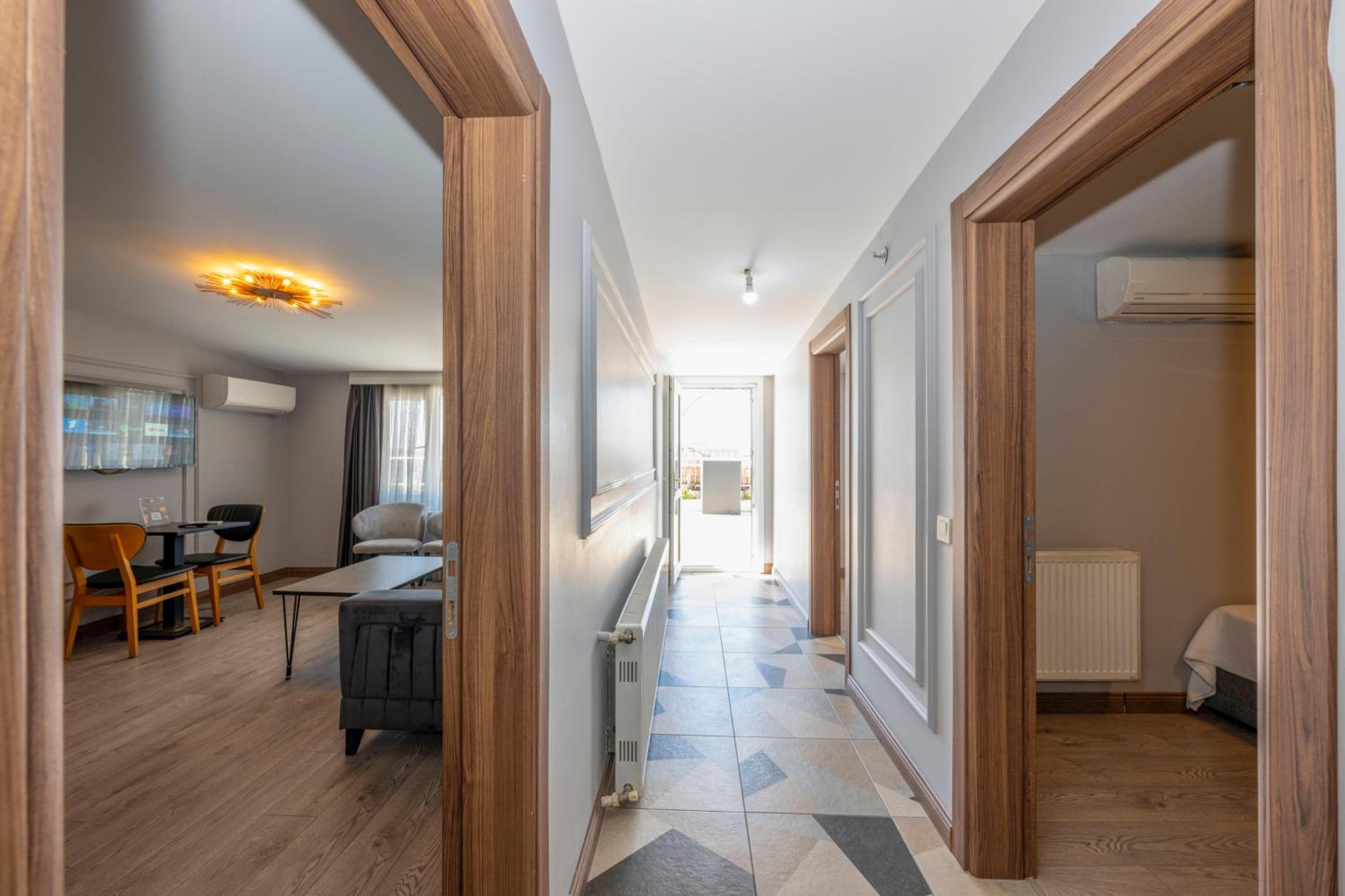 Comfort Suites Otel - Image 31