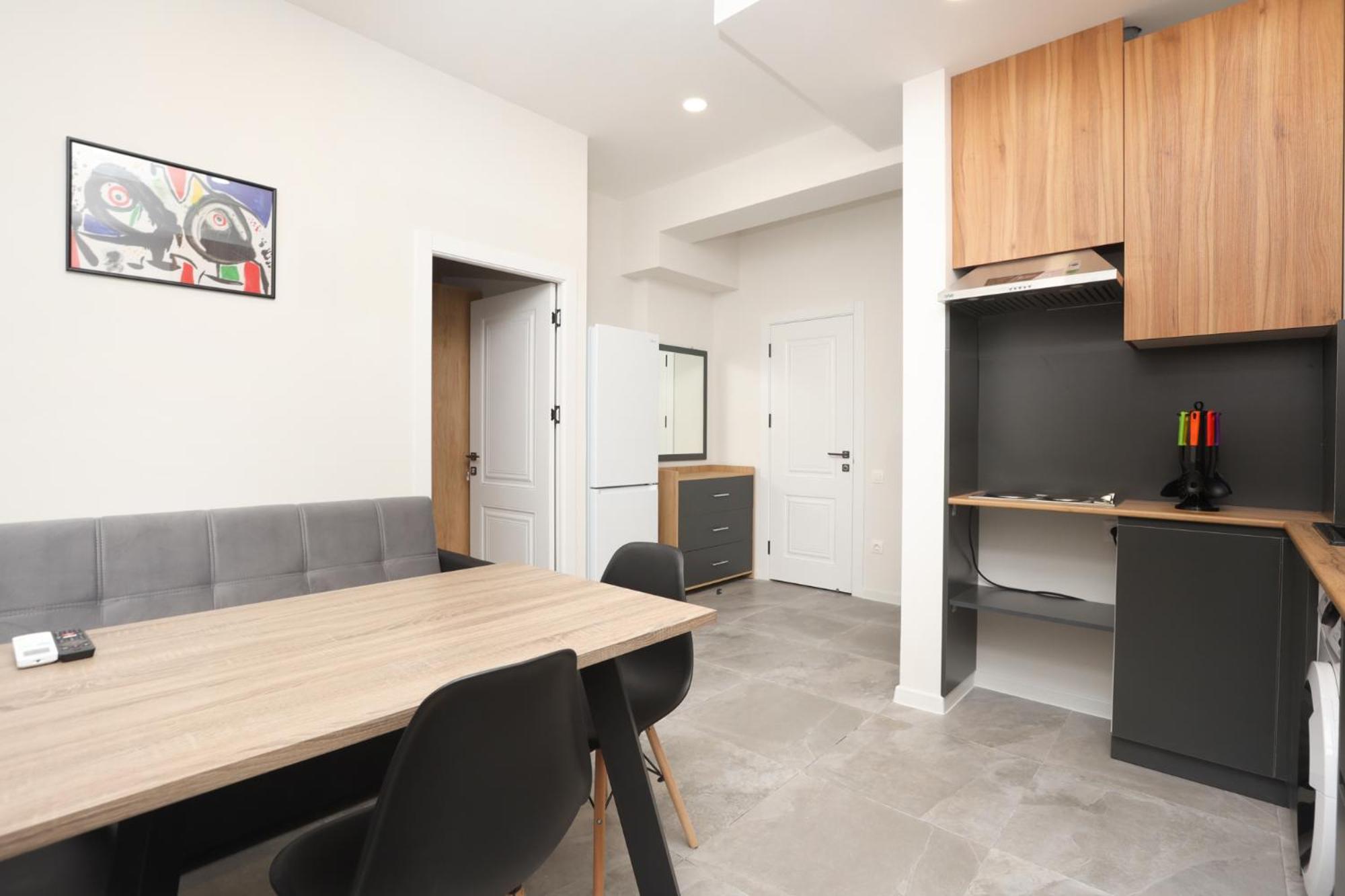 Apart-hotel on Saryan Str 26-3