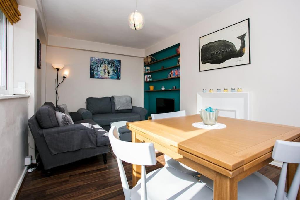 Lovely 1 Bedroom Apartment w/ Balcony in Dalston