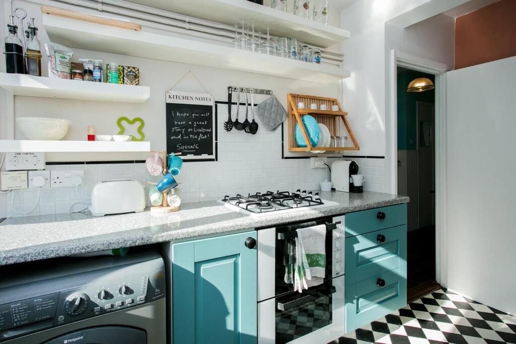 Lovely 1 Bedroom Apartment w/ Balcony in Dalston