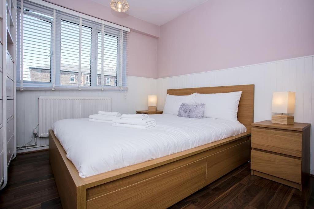 Lovely 1 Bedroom Apartment w/ Balcony in Dalston