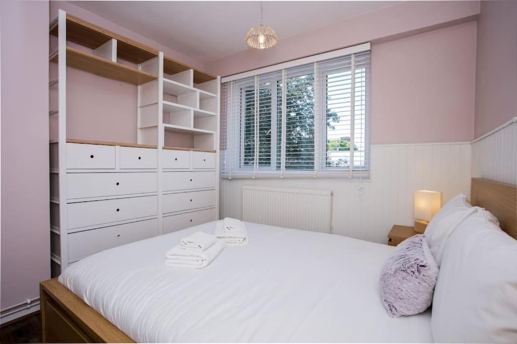 Lovely 1 Bedroom Apartment w/ Balcony in Dalston