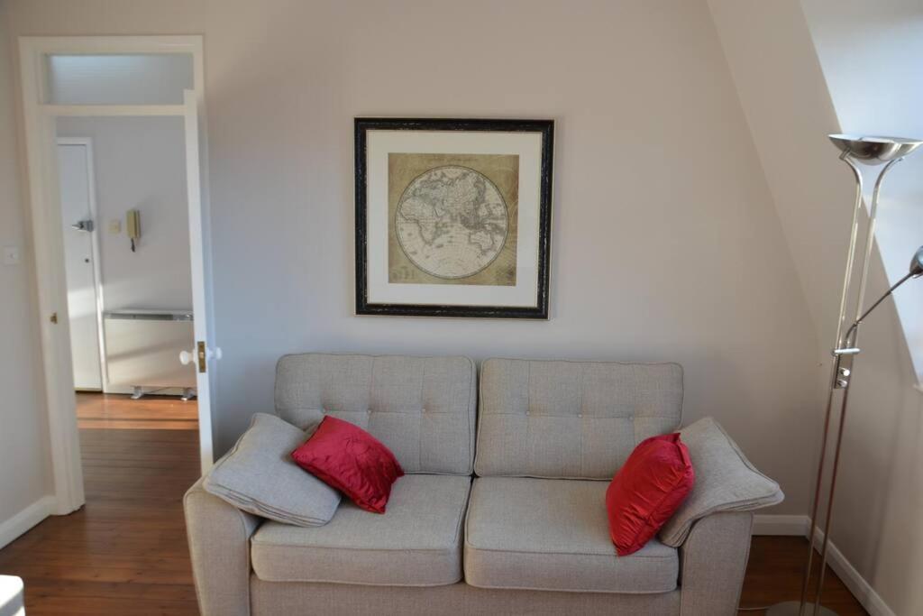 Spacious Apartment Central Bath