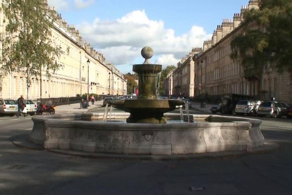 Spacious Apartment Central Bath