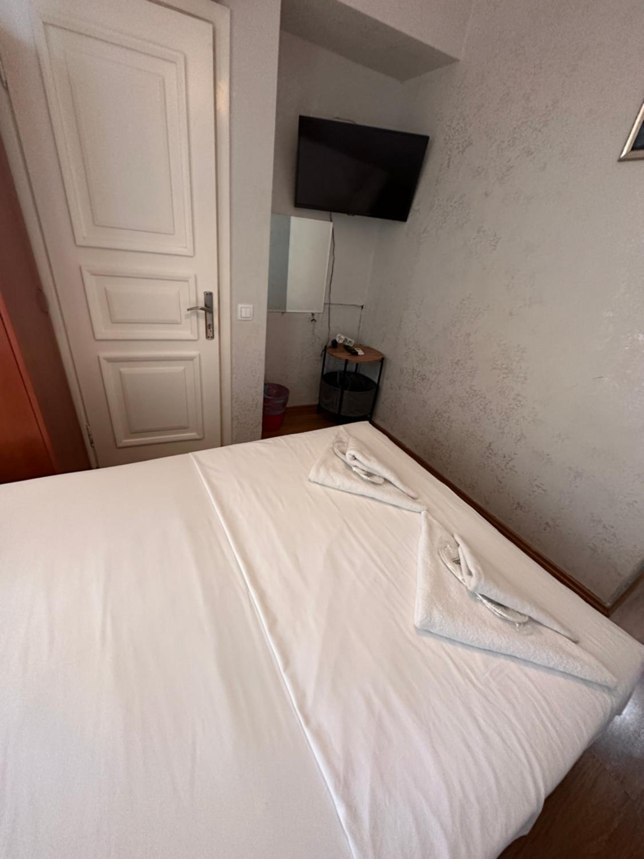 Hotel Antique - Image 5