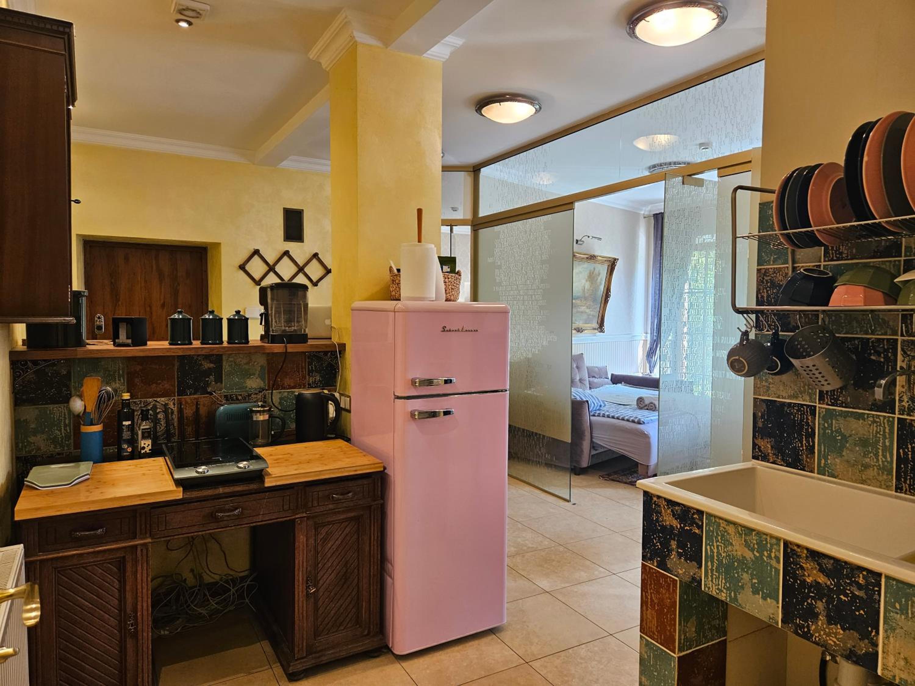 Barrister's apartments with fireplace view 5