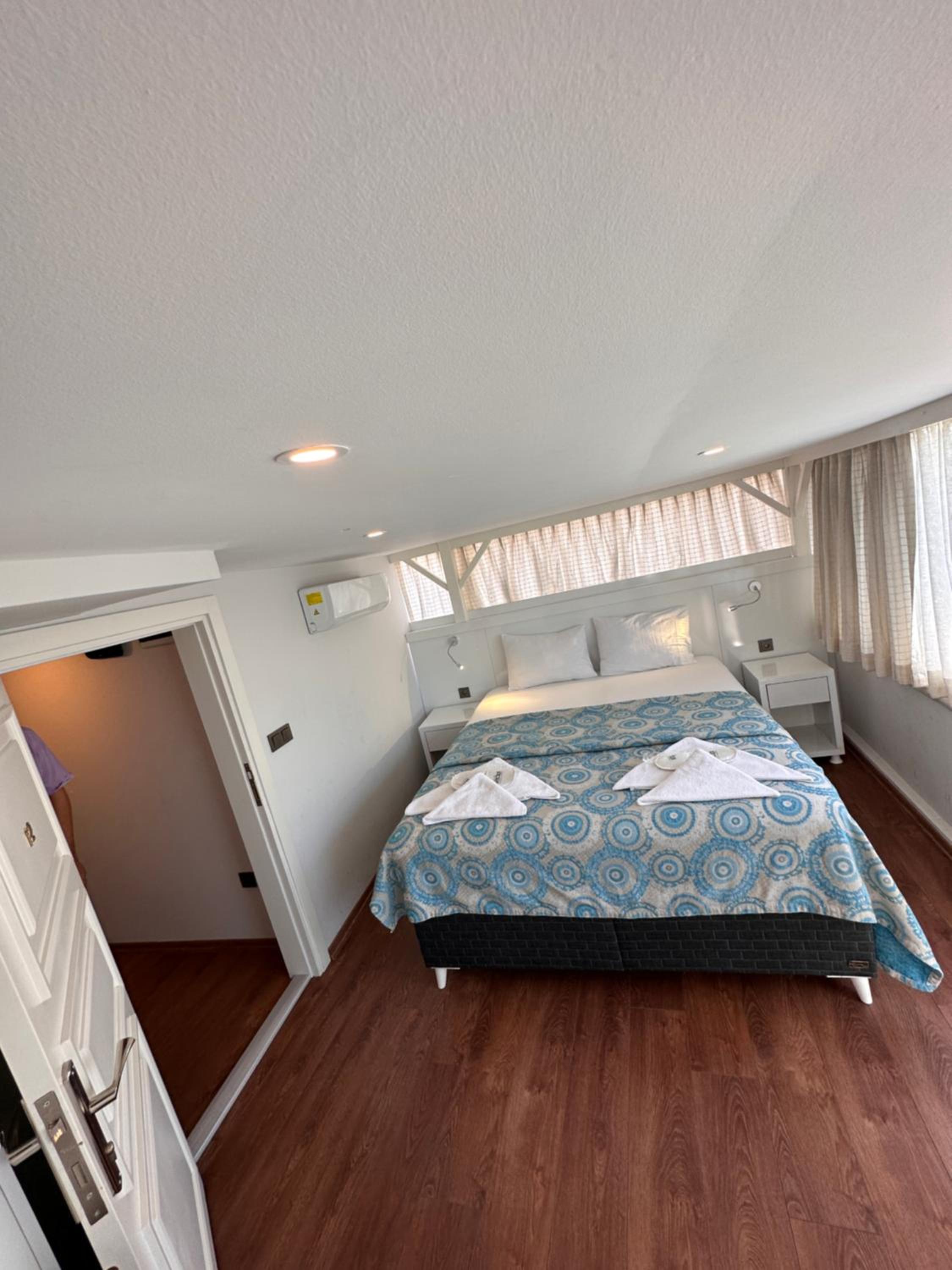 Hotel Antique - Image 24