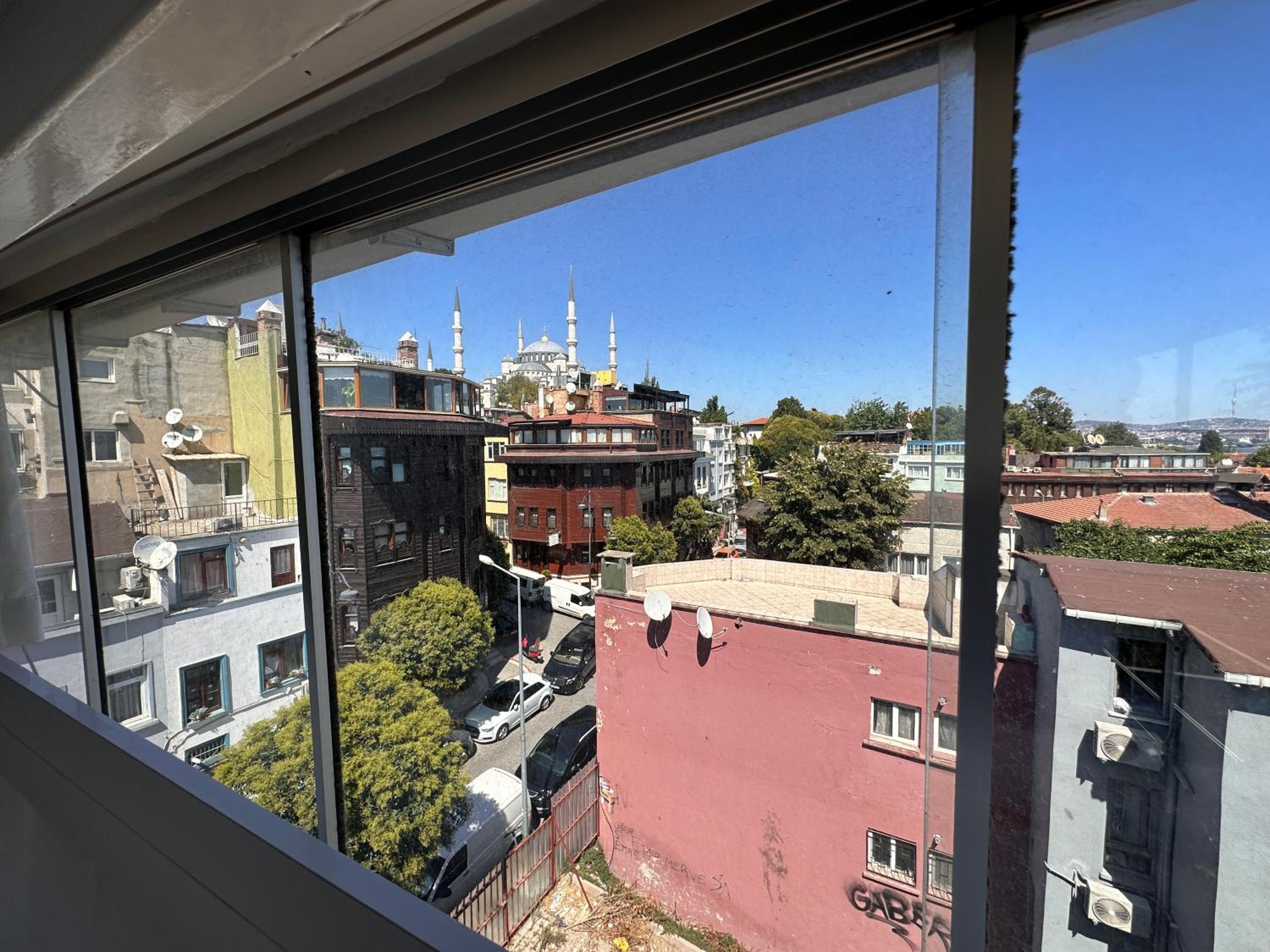 Hotel Antique - Image 95