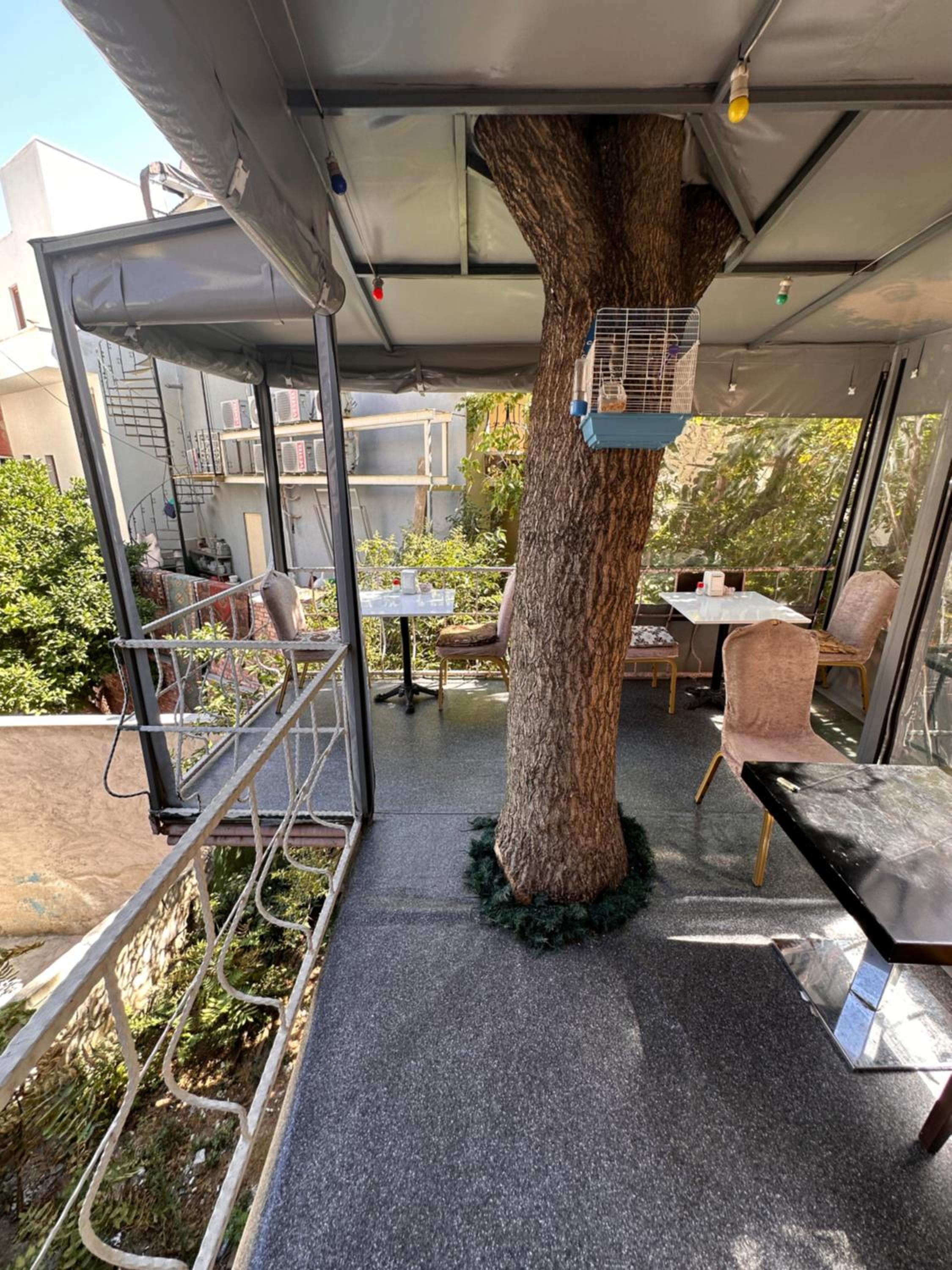 Hotel Antique - Image 83