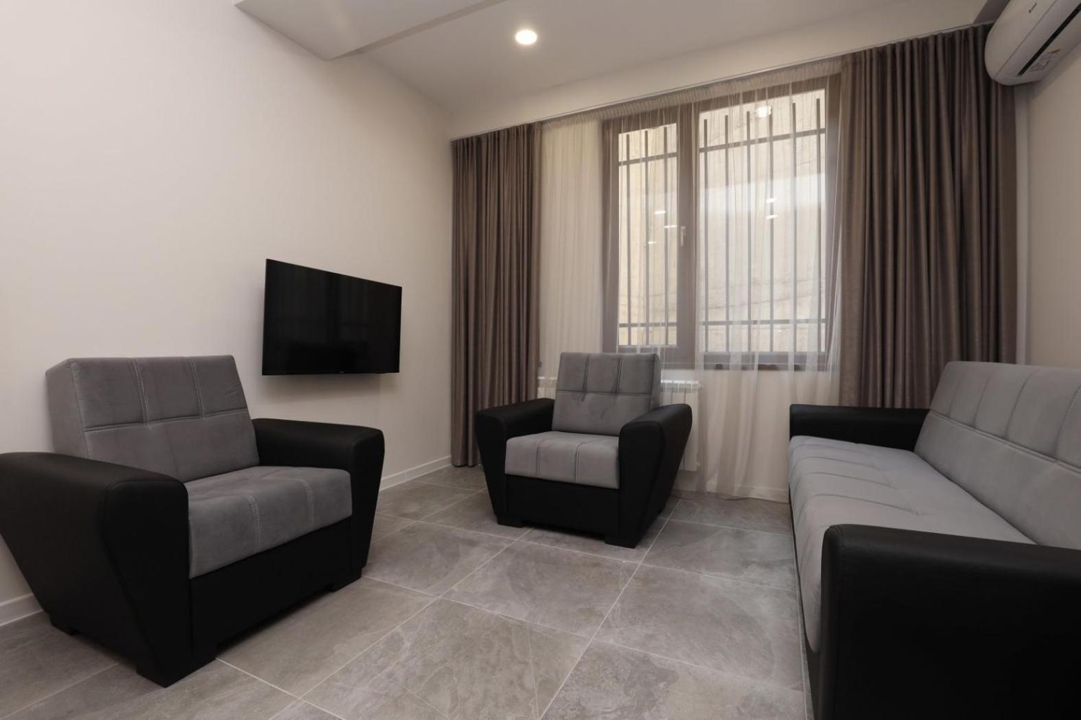 Apart-hotel on Saryan Str 26-3