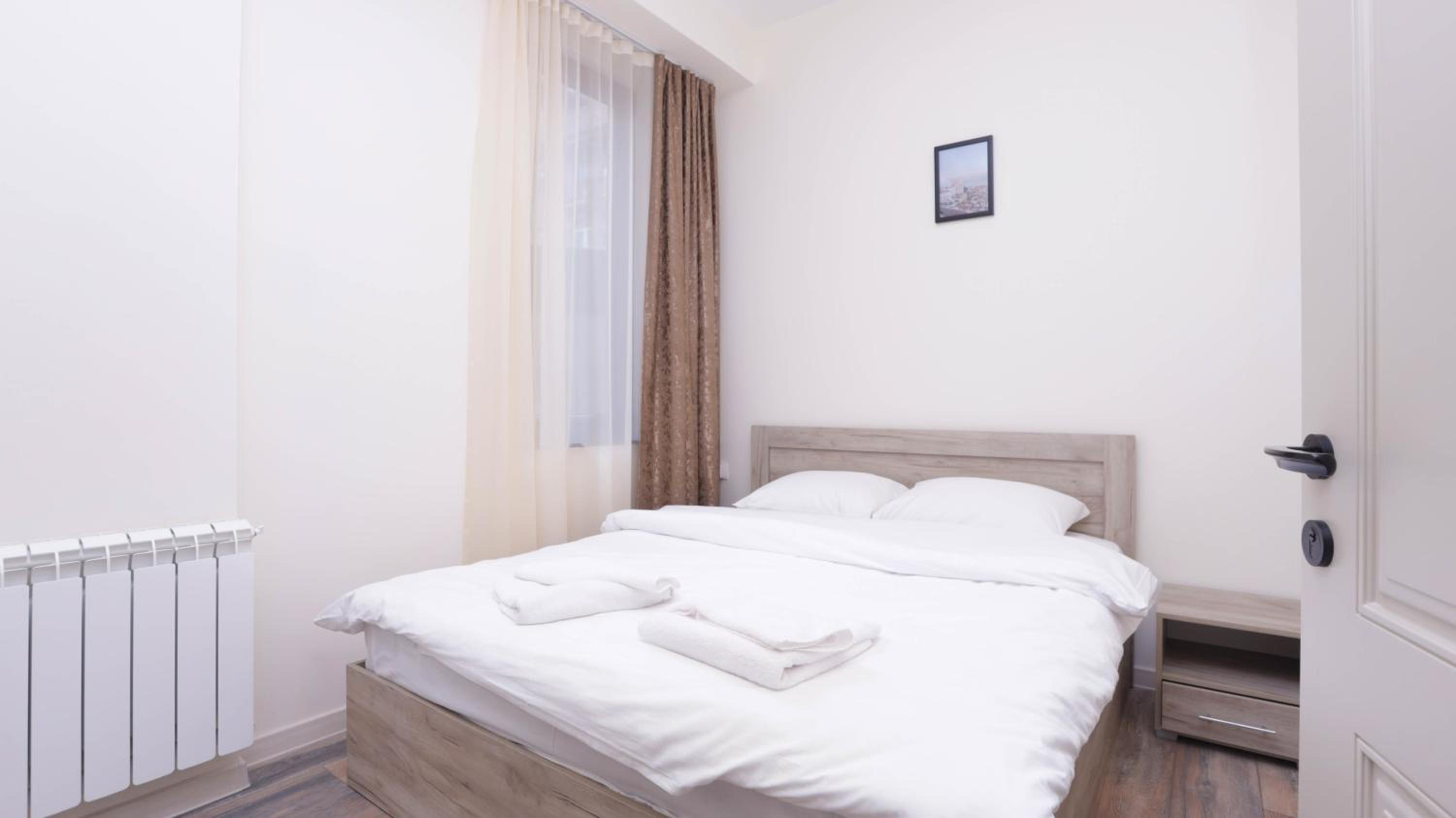 Apart-hotel on Saryan Str 26-3