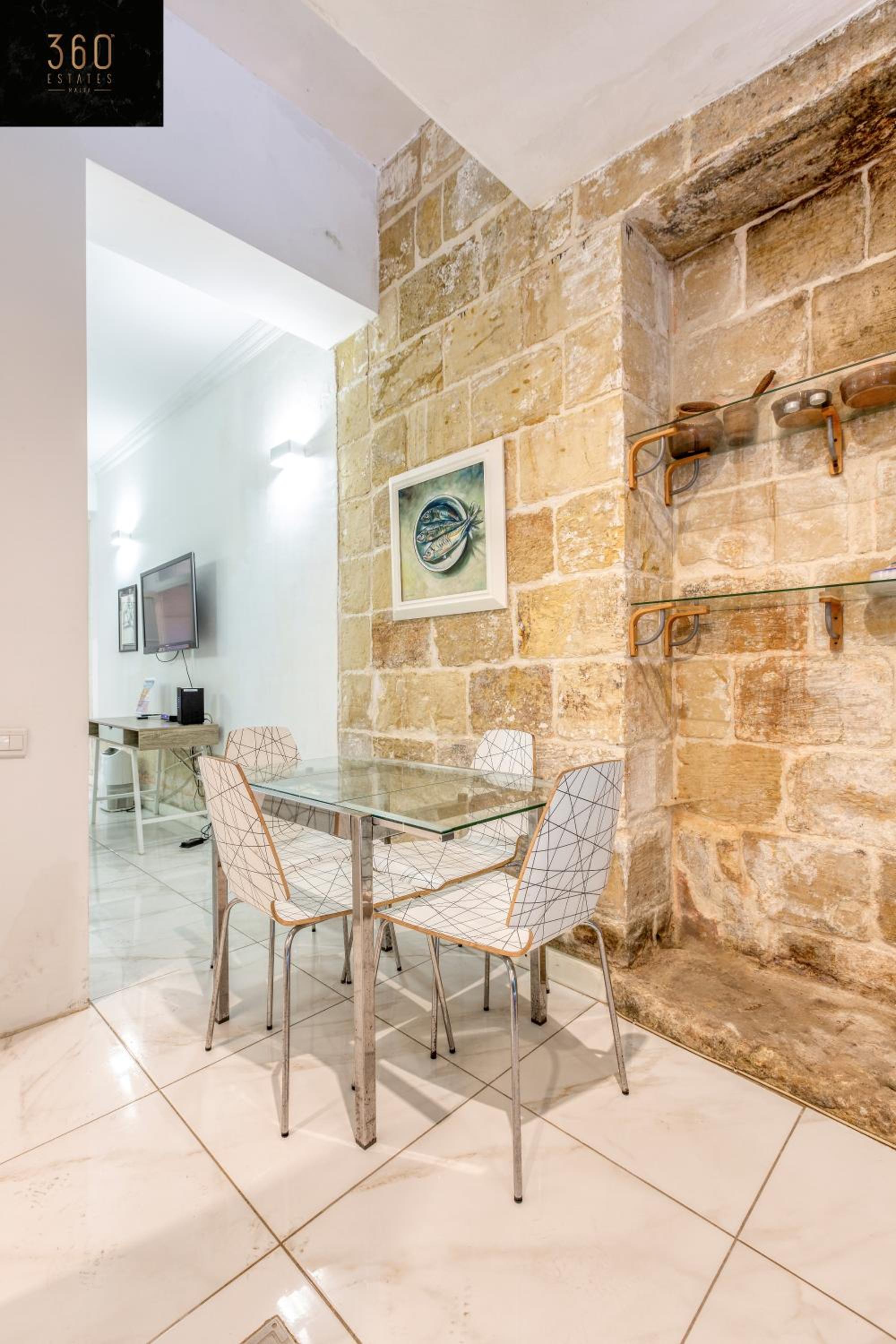 Spacious, LUX 1BR home in the Capital, Valletta by 360 Estates view 2