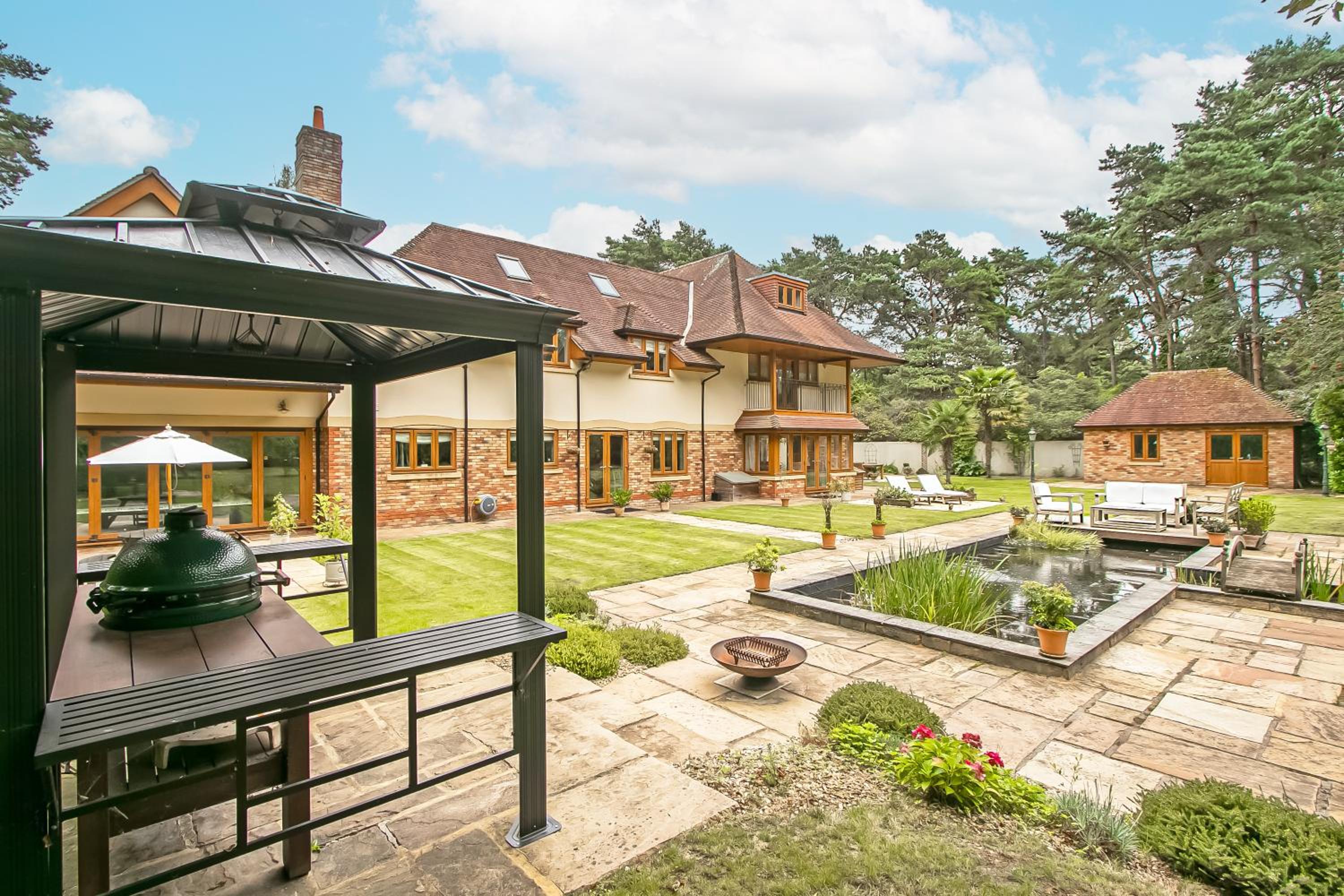 Scotsdale - exclusive family home