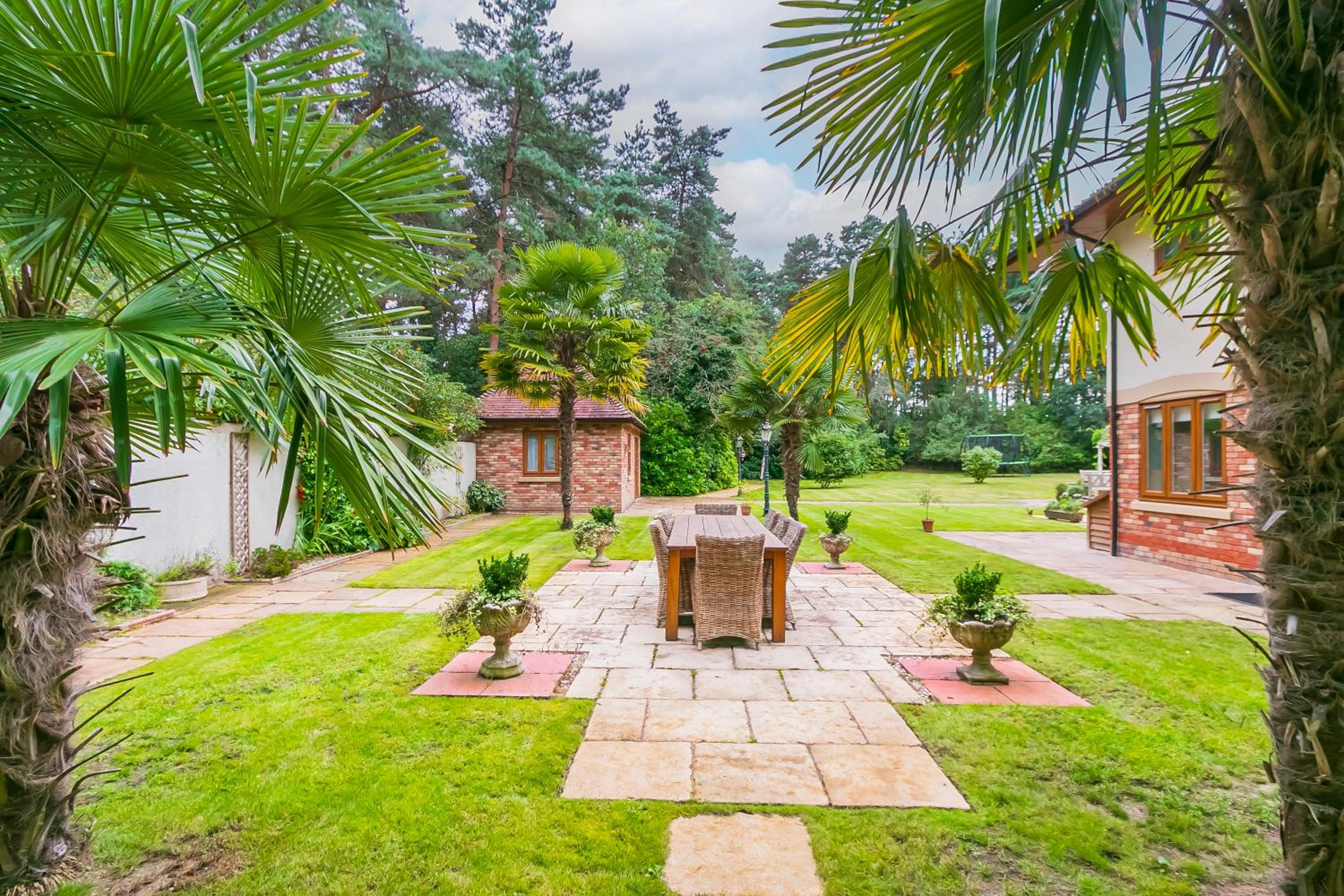 Scotsdale - exclusive family home