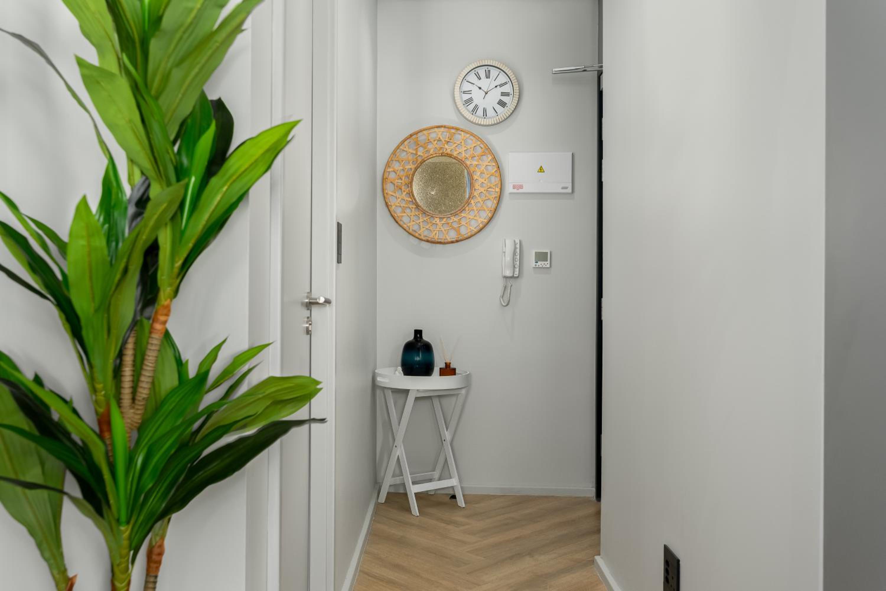 One Thibault Luxury Apartments