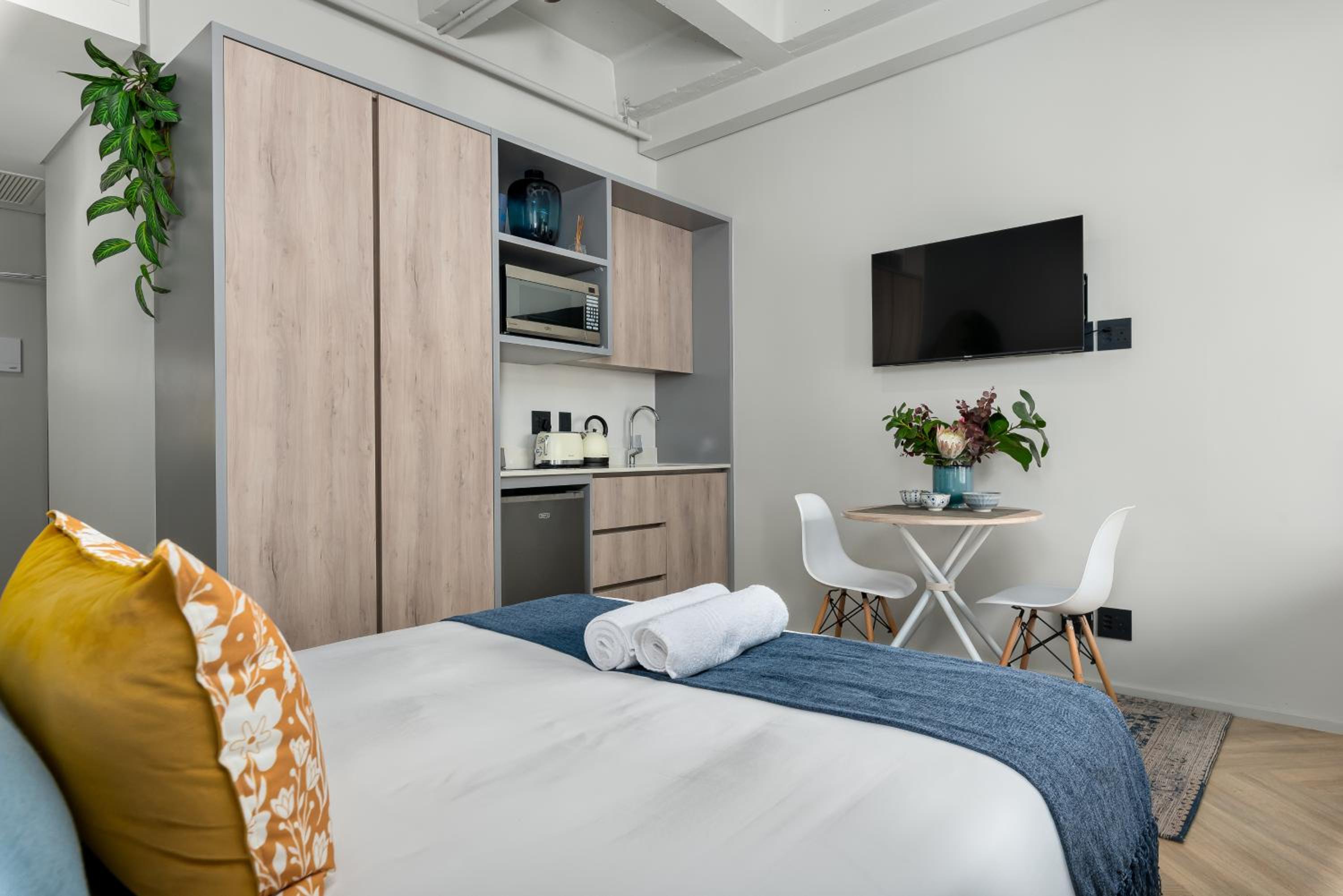 One Thibault Luxury Apartments