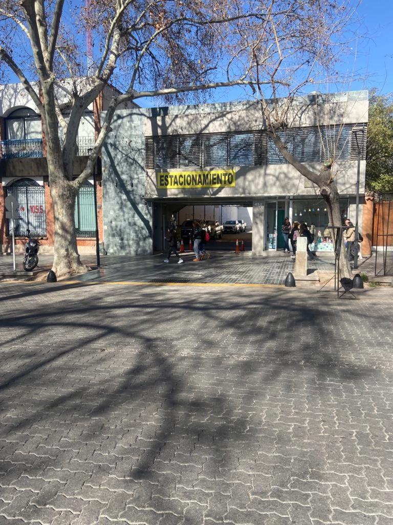 Depto cómodo a metros del Parque y Av. Arístides
