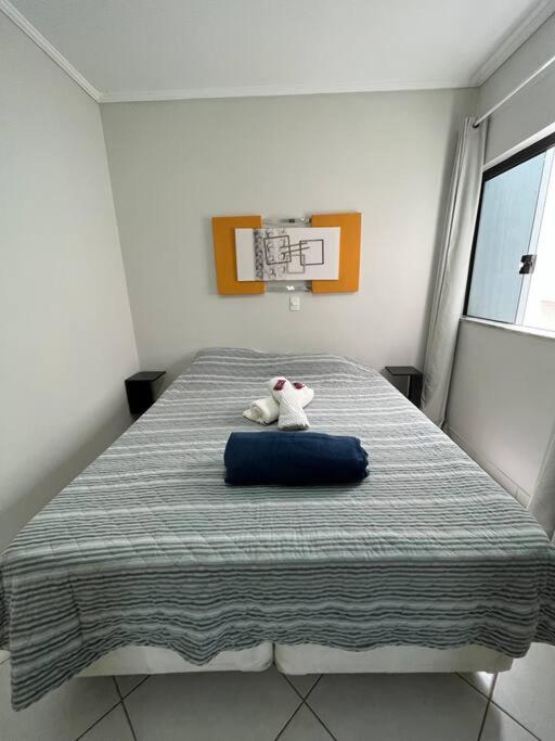 Casa com piscina em condomínio fechado