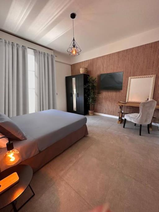 hotel room