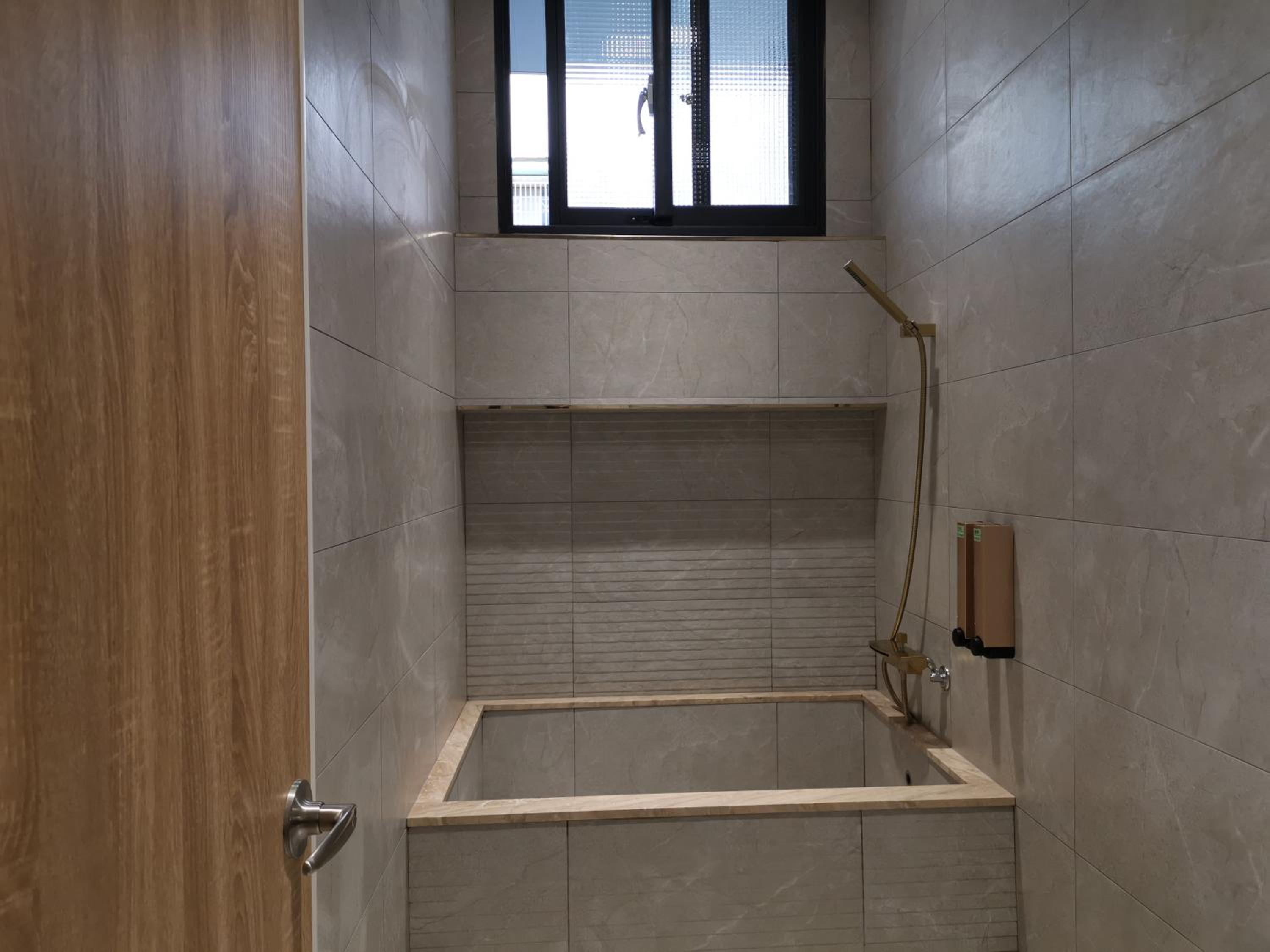 橙舍一館 TW Hostel I
