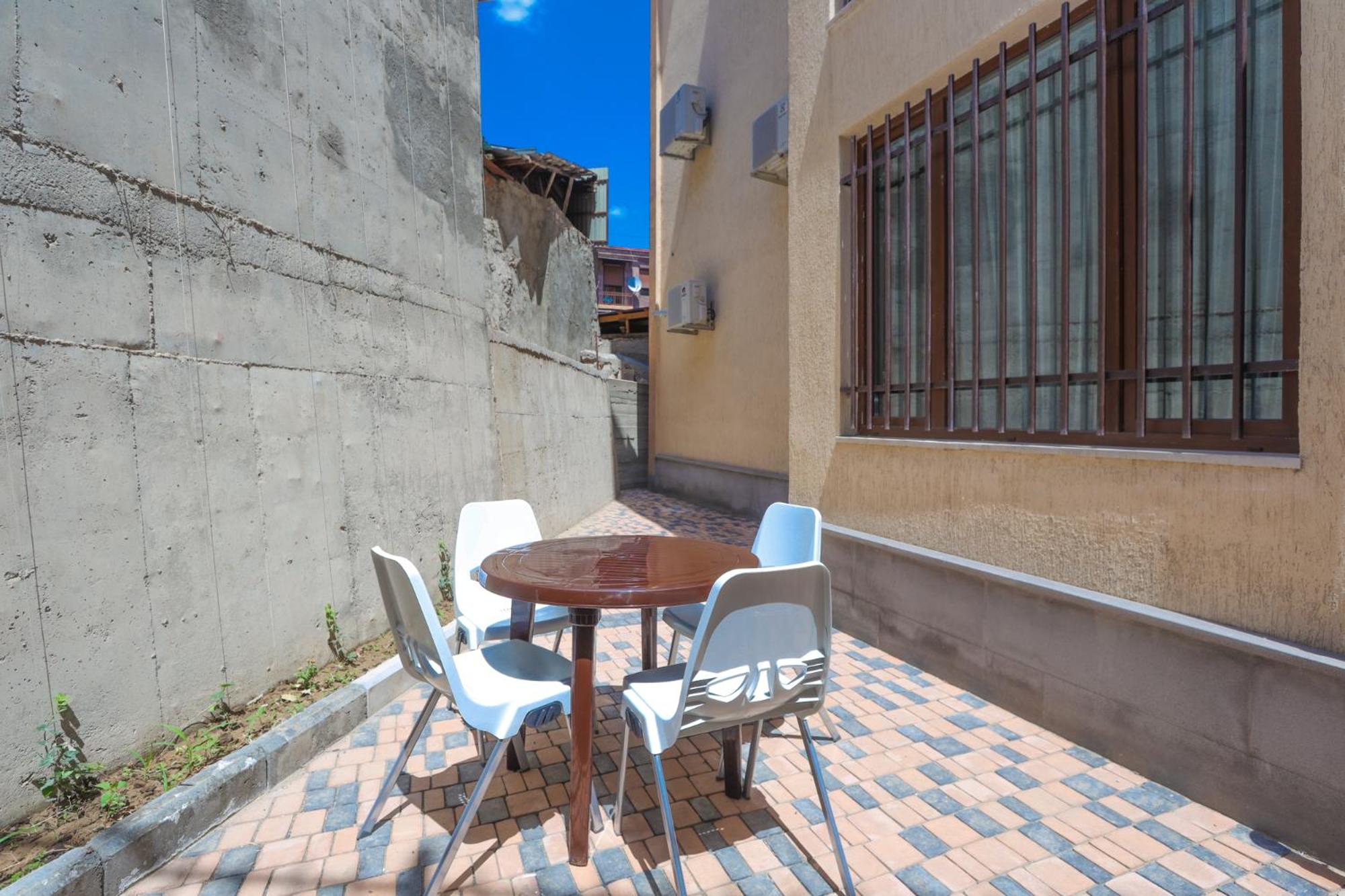 Apart-hotel on Saryan Str 26-3