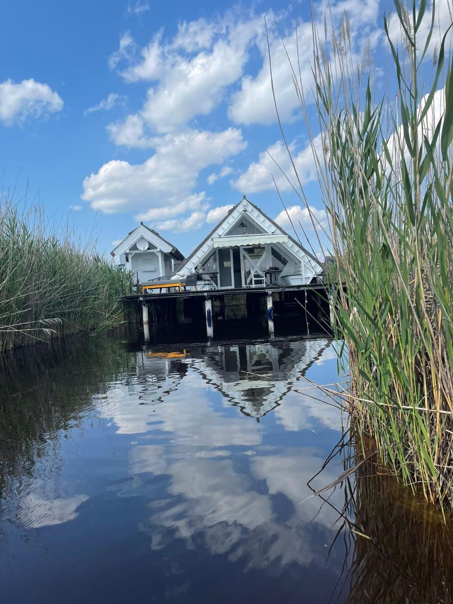 Seehütte Neusiedlersee - Seehaus inklusive Elektroboot