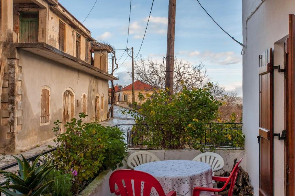 LESKA APARTMENT IN ARGYROUPOLI