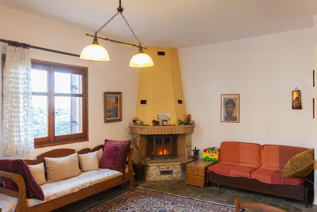 LESKA APARTMENT IN ARGYROUPOLI