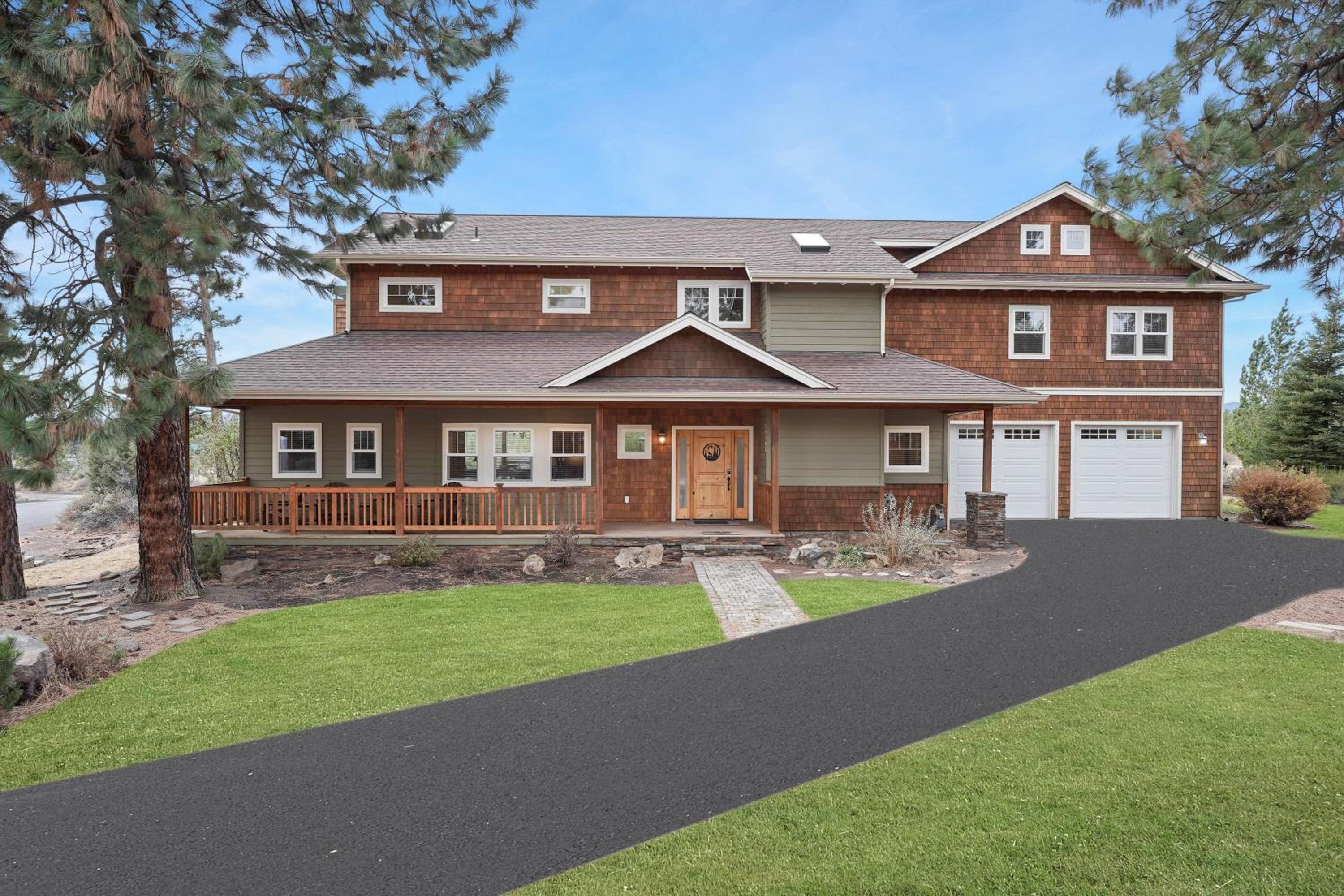 Spacious Five Peaks Home with Soaking Tub and BBQ - main view