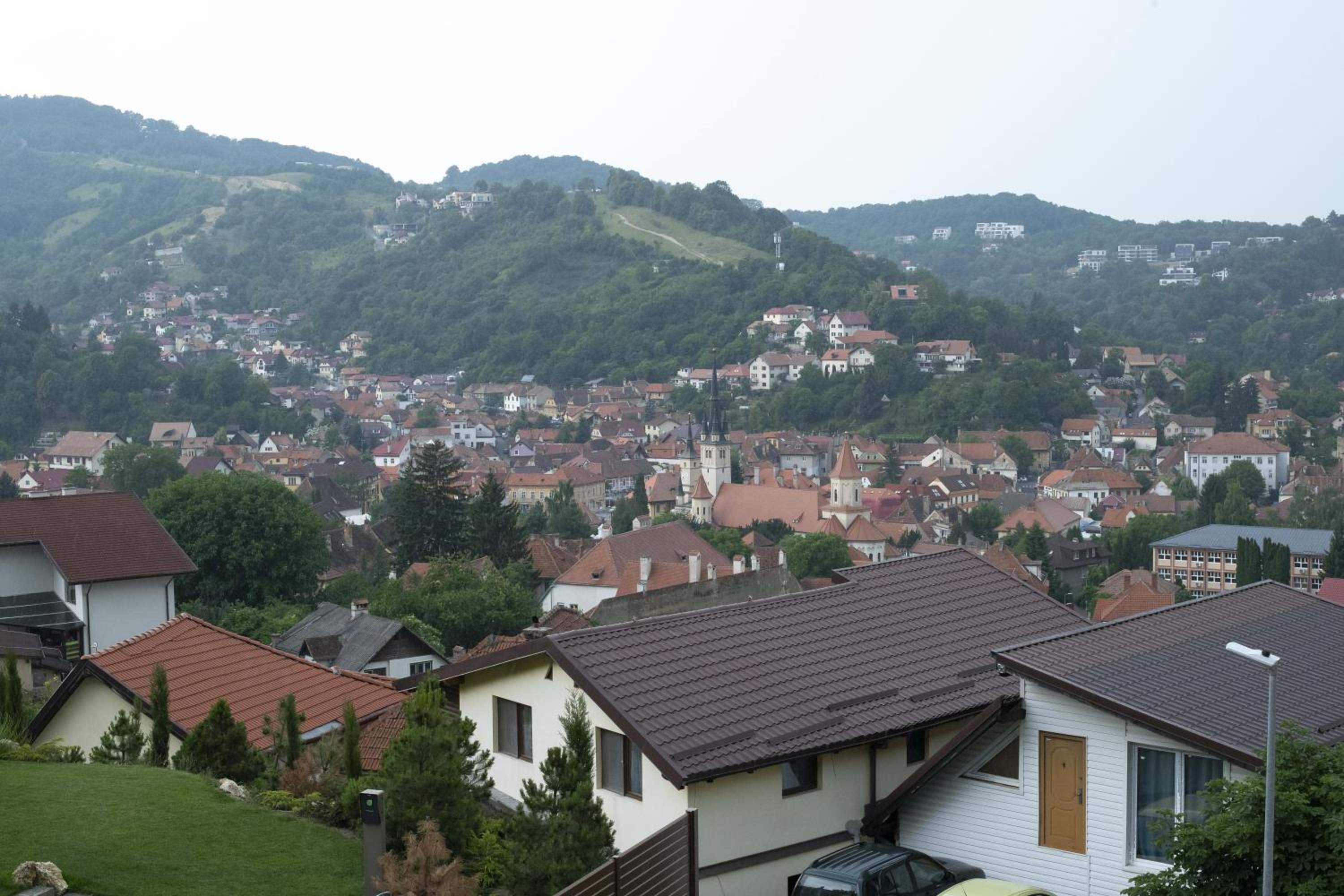 Mountain Escape City Charm view 4