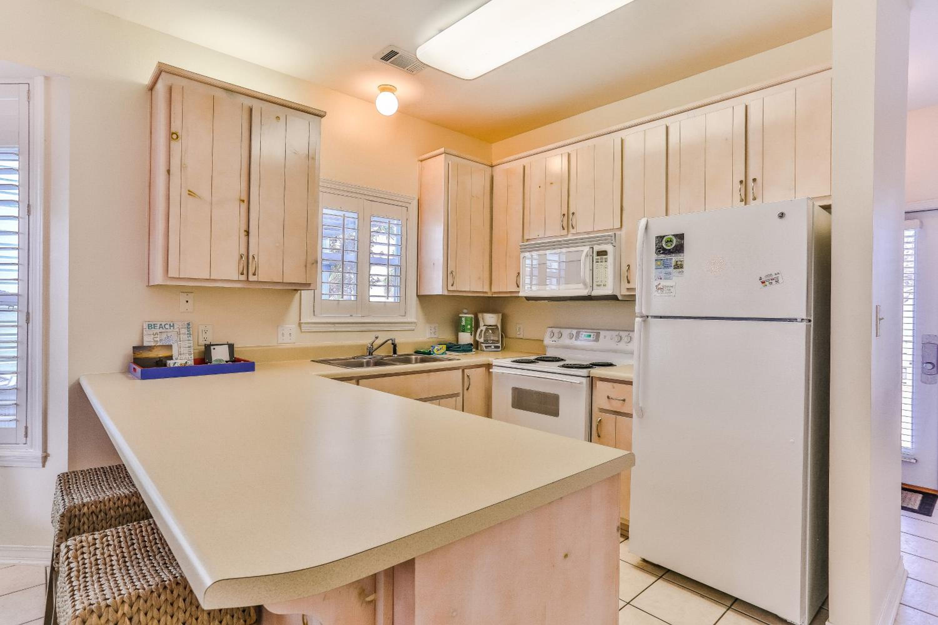 Pops Place - COZY Cottage that is Close to the Beach view 4