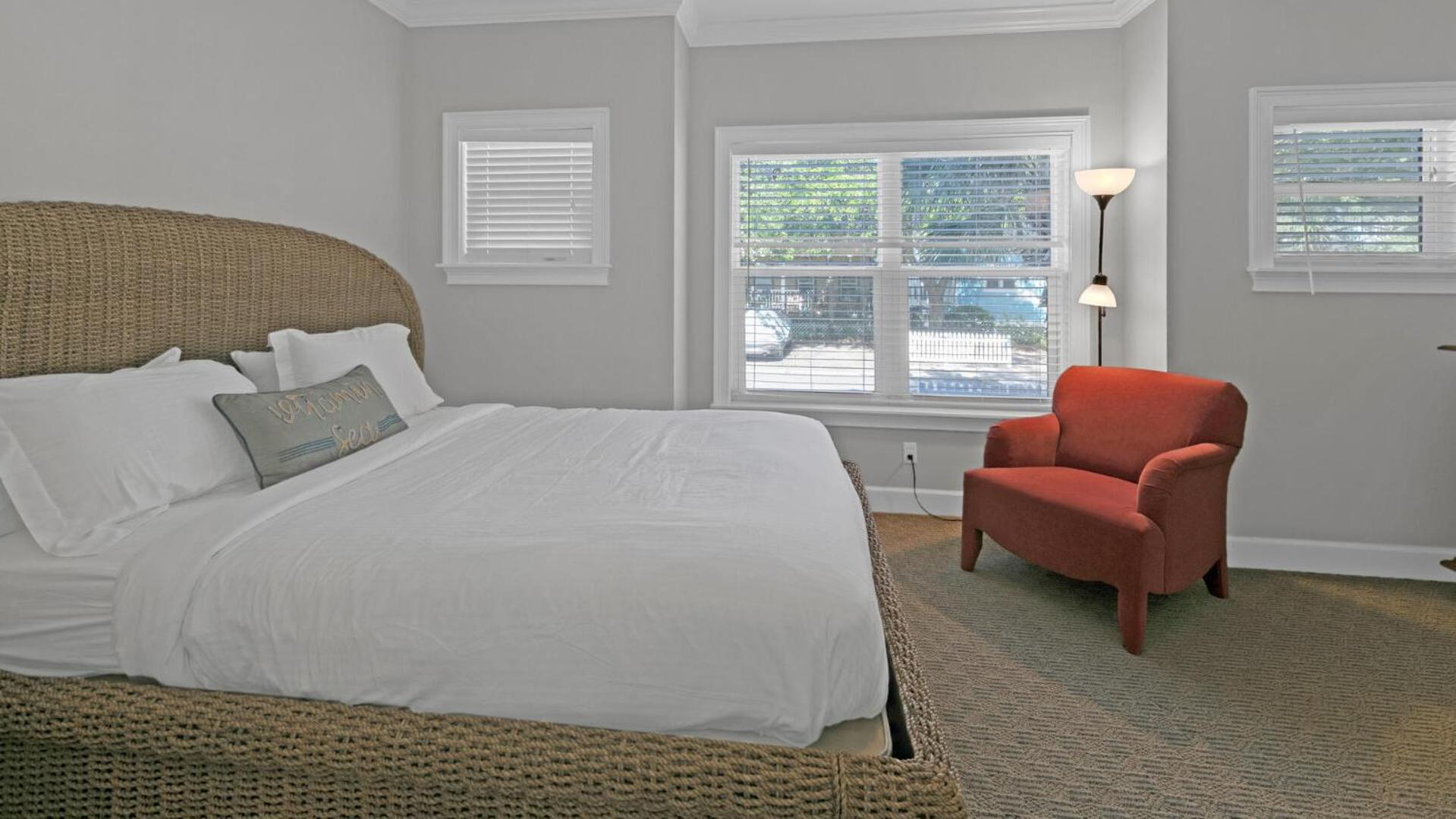 Little Oasis - Dog friendly with 3 bedrooms plus loft view 5