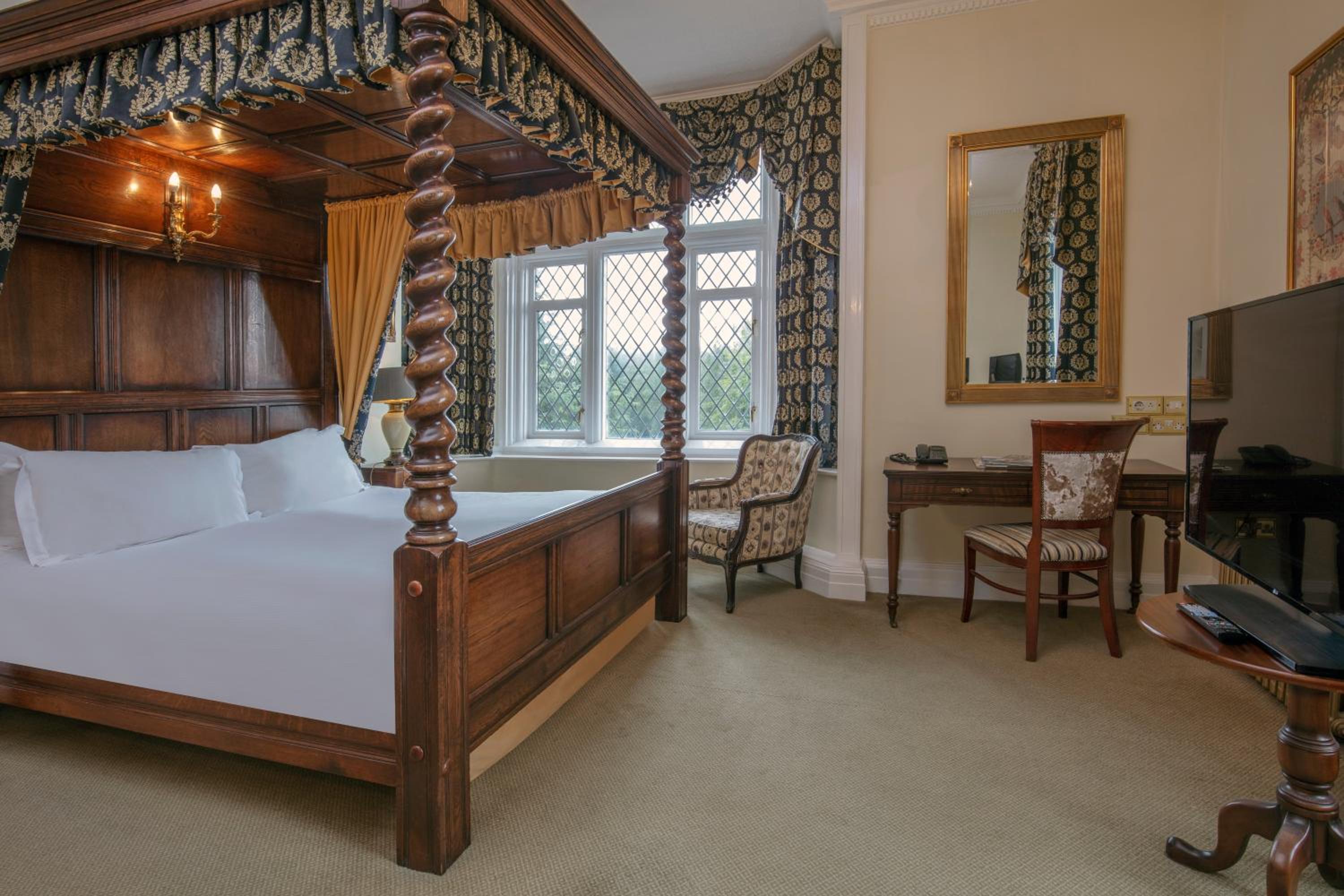 Crewe Vacations - Crewe Hall Hotel  Spa - Cheshire - Property Image 12