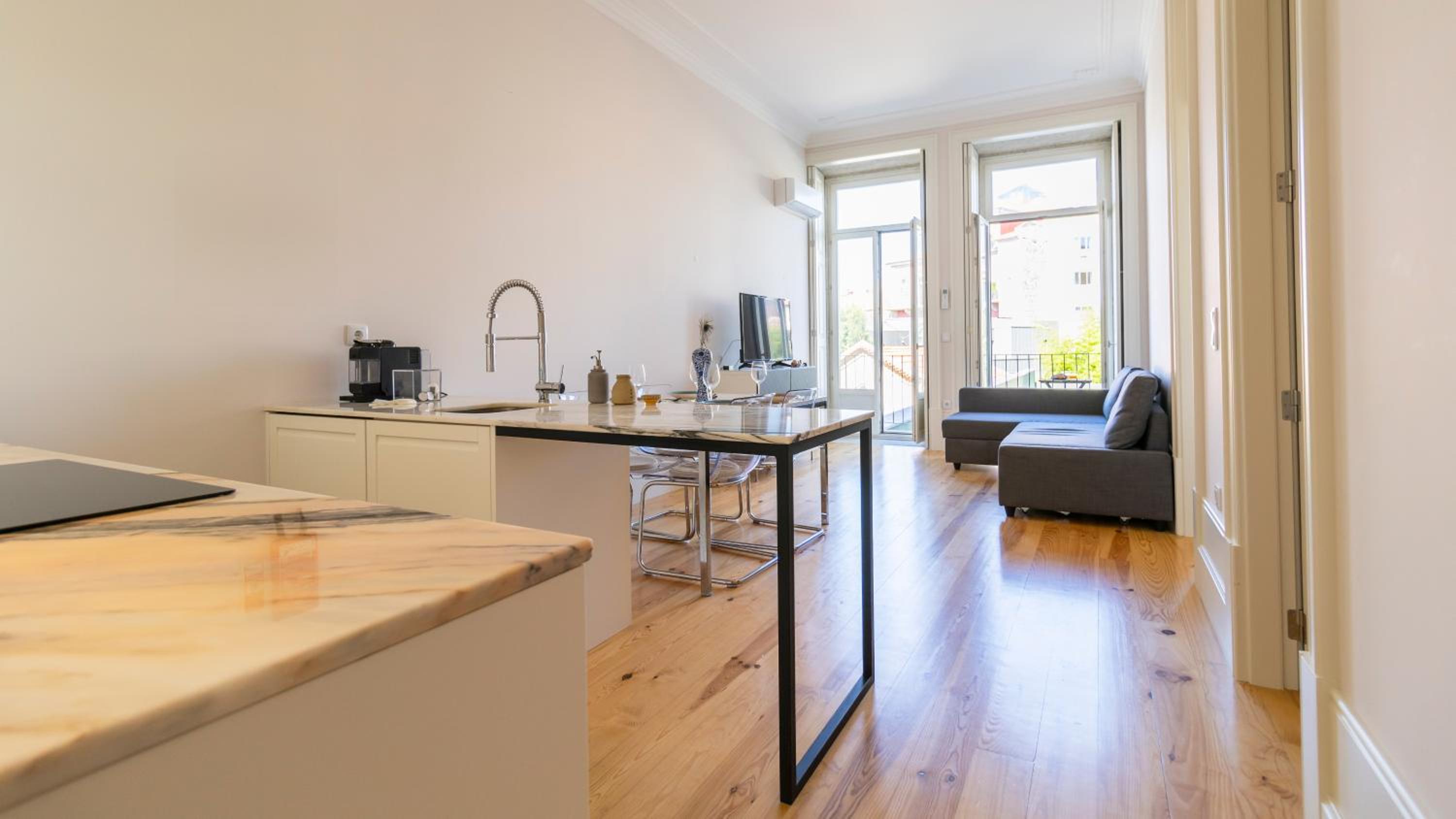 Duque Flat - AC & Balcony by LovelyStay view 3
