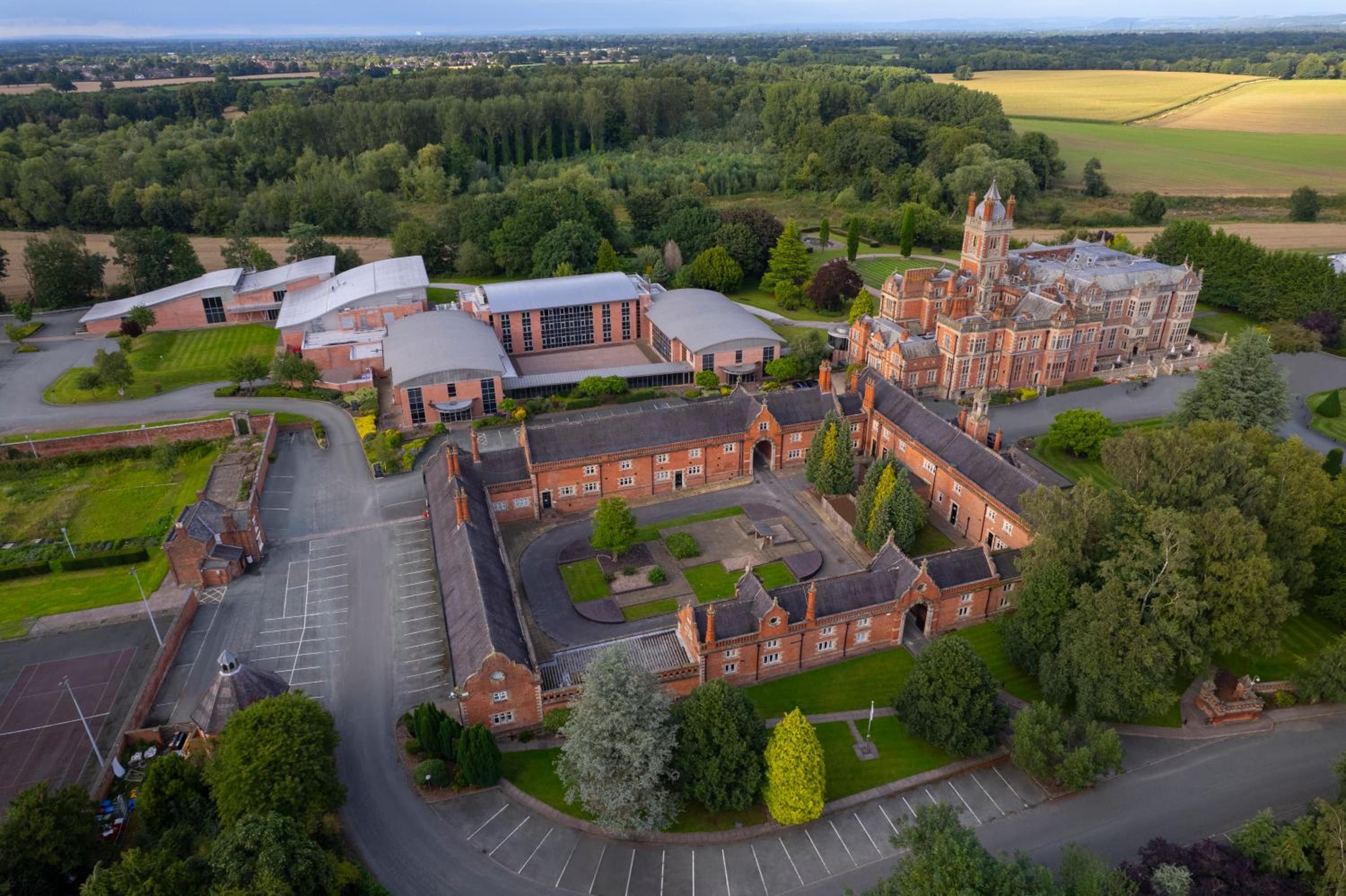 Crewe Vacations - Crewe Hall Hotel  Spa - Cheshire - Property Image 27