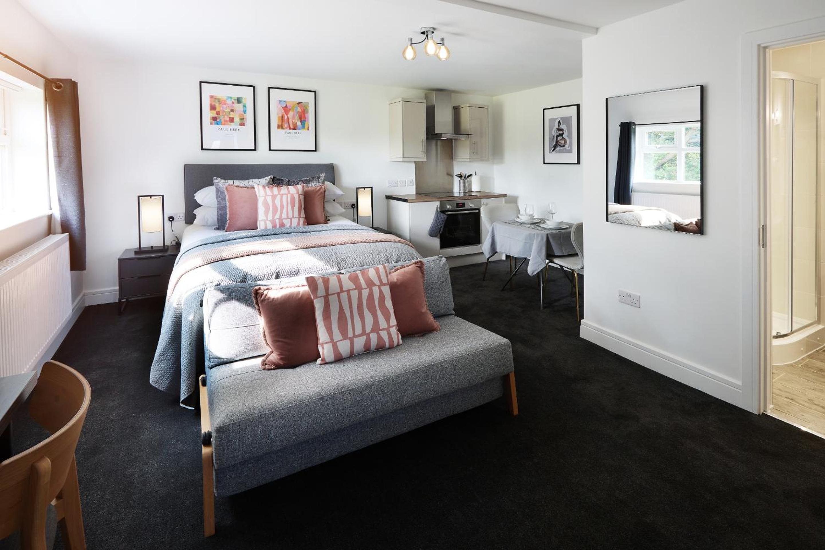 Walsall Vacations - The Woden Boutique Hotel Walsall M6 J9 - Property Image 4