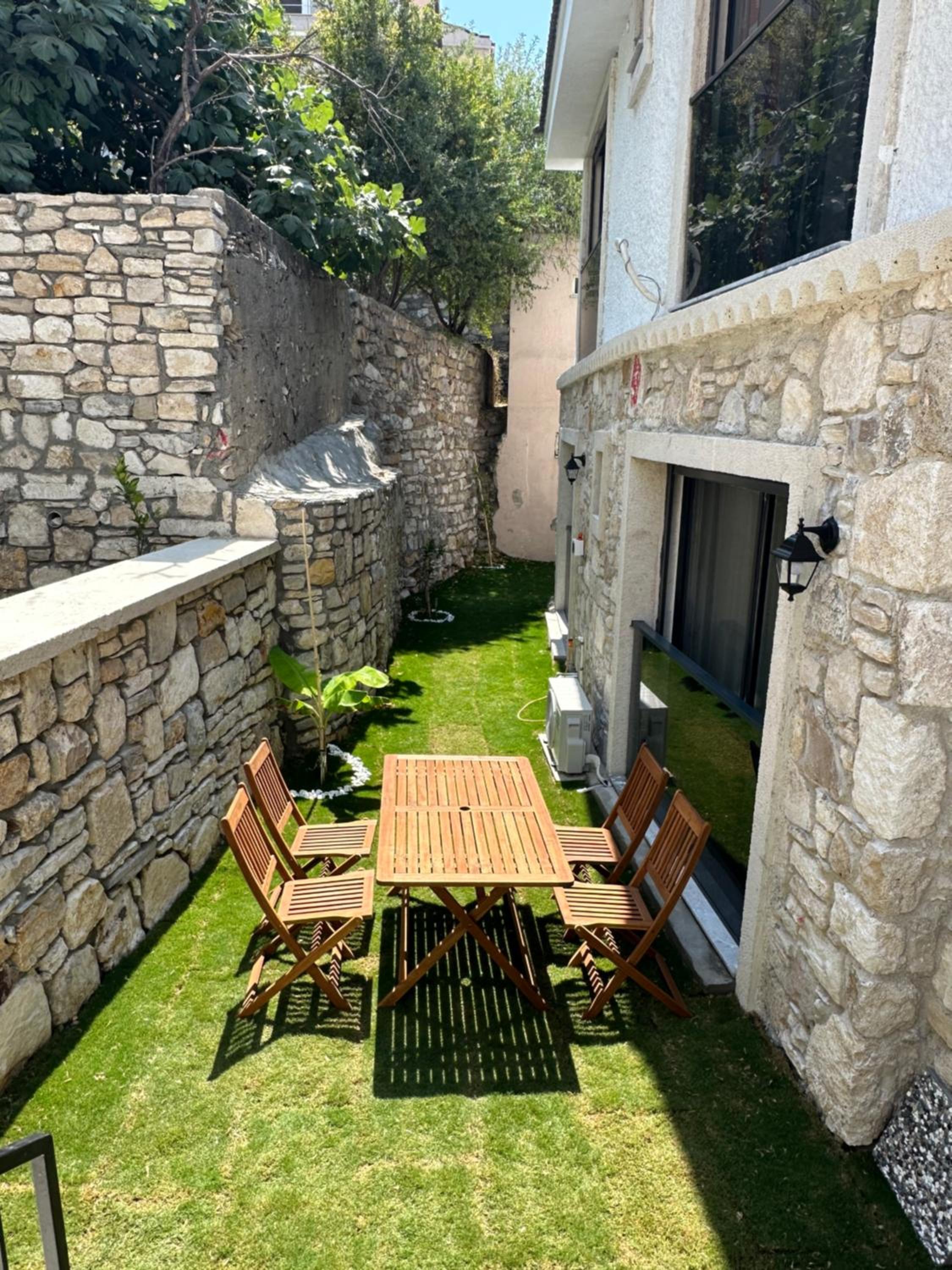 Corner of Paradise House view 4