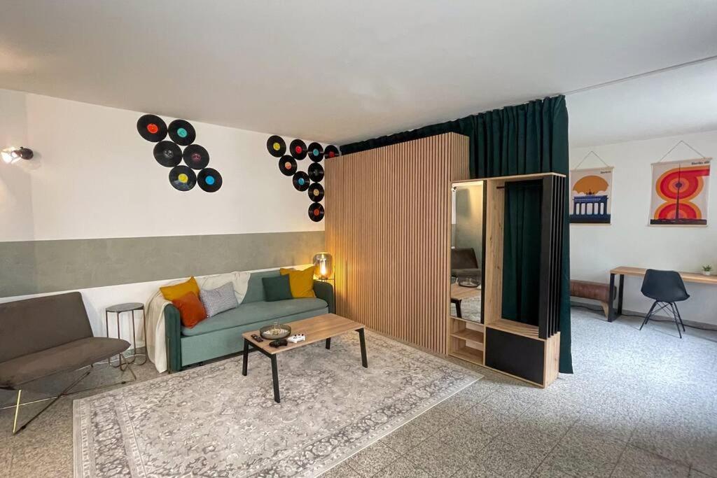 Modern City Apartment l Netflix l fast wifi l Xbox