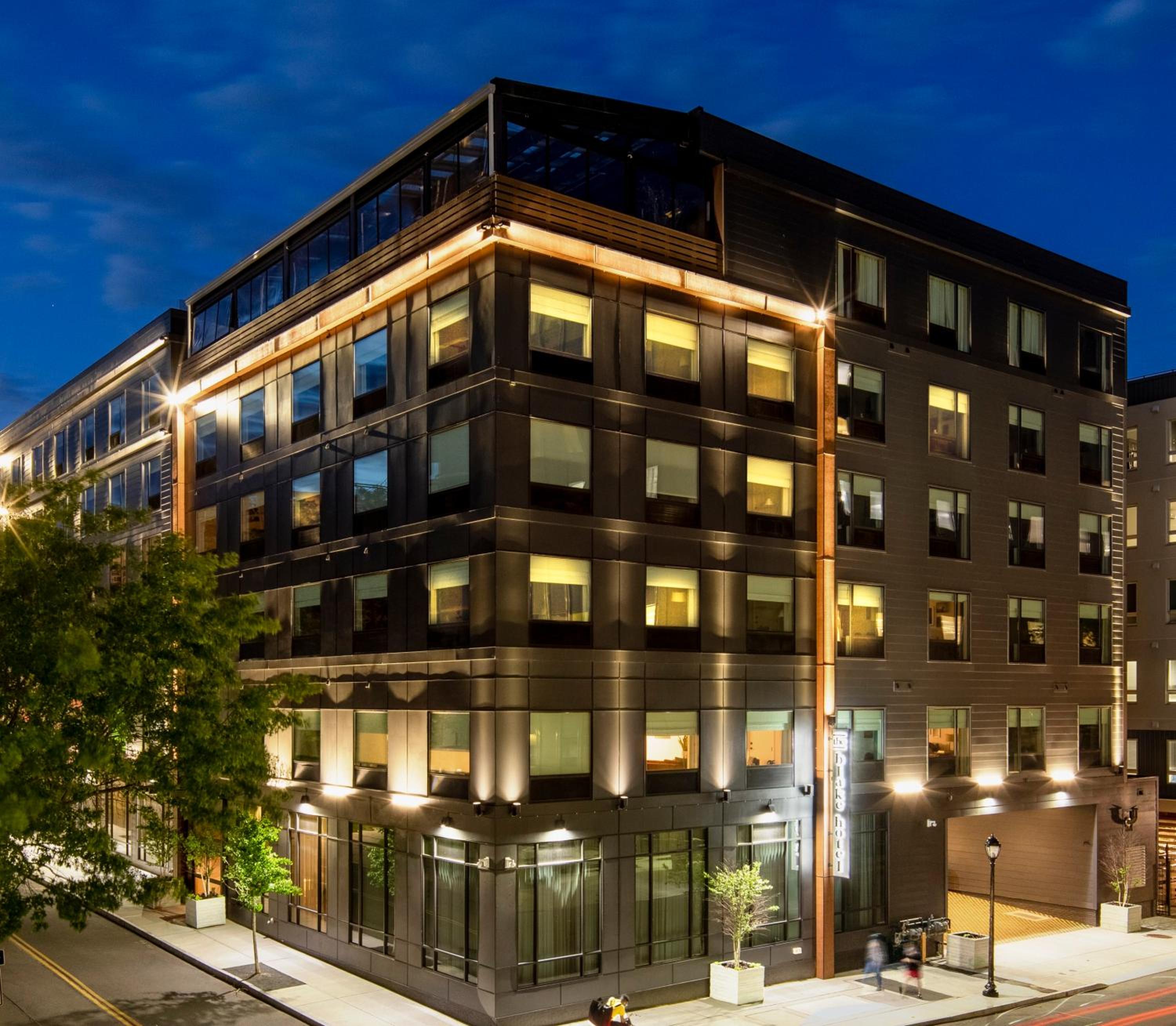 New Haven Vacations - The Blake Hotel - Property Image 10
