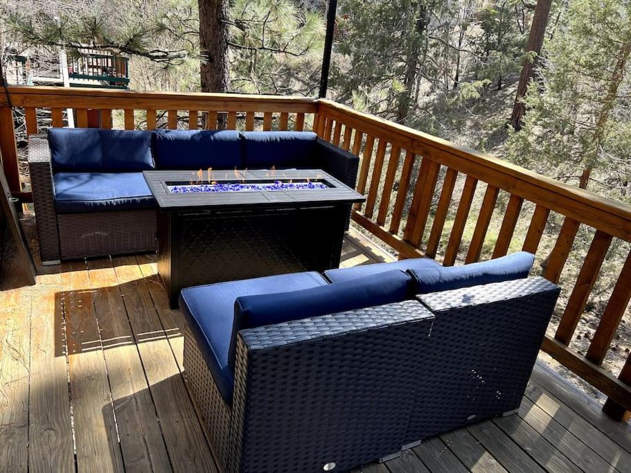 Pine Den Cabin: Arcade+Fire Pit+BBQ view 5