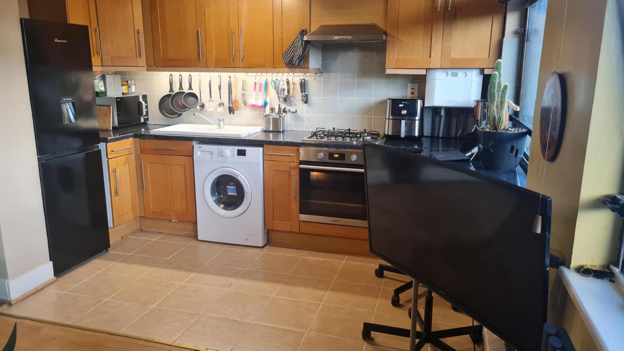Cheap kensington apartment central London