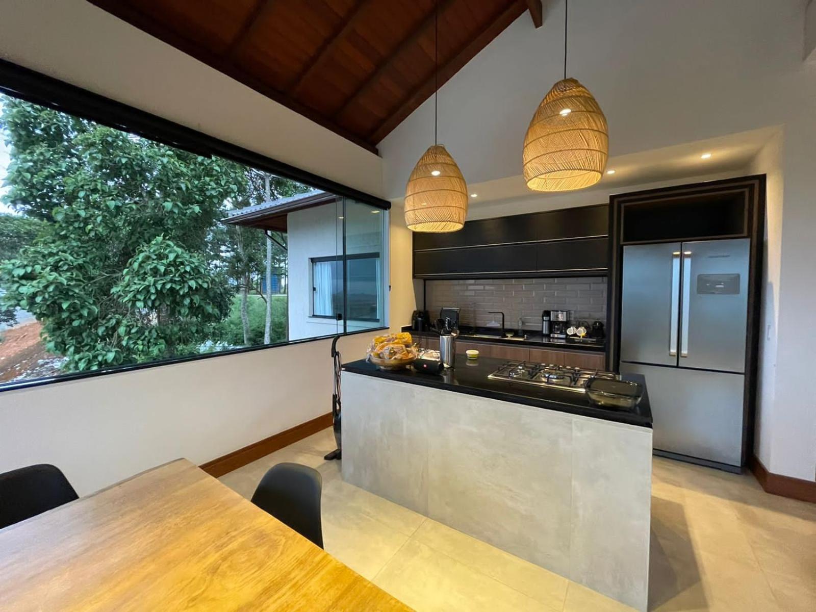 Casa 05 Monte Boa Vista - Casa de Luxo na Serra com Sauna e 4 Suítes