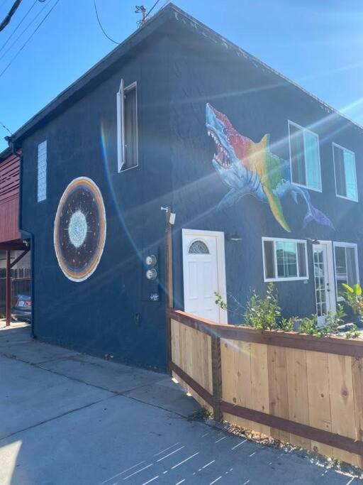 PORCHLIGHT HOME Central San Diego FREE parking view 3