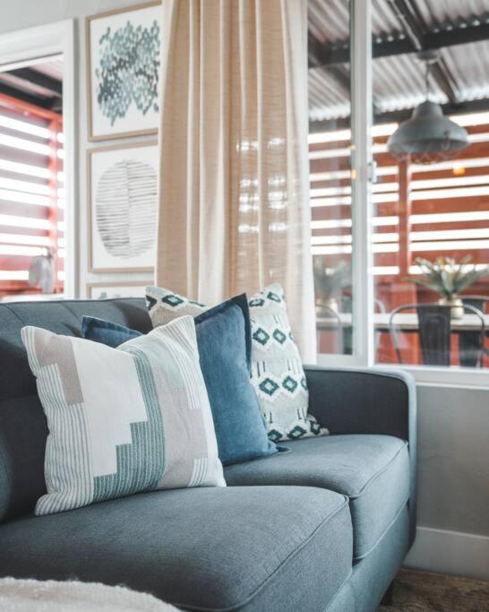 PORCHLIGHT HOME Central San Diego FREE parking view 4