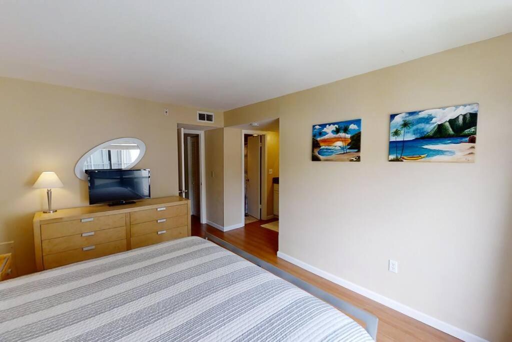 E62 - Amazing Siesta Key Condo on the Water! - Property Image 19